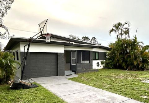 2631 S Roosevelt St Hollywood FL 33020