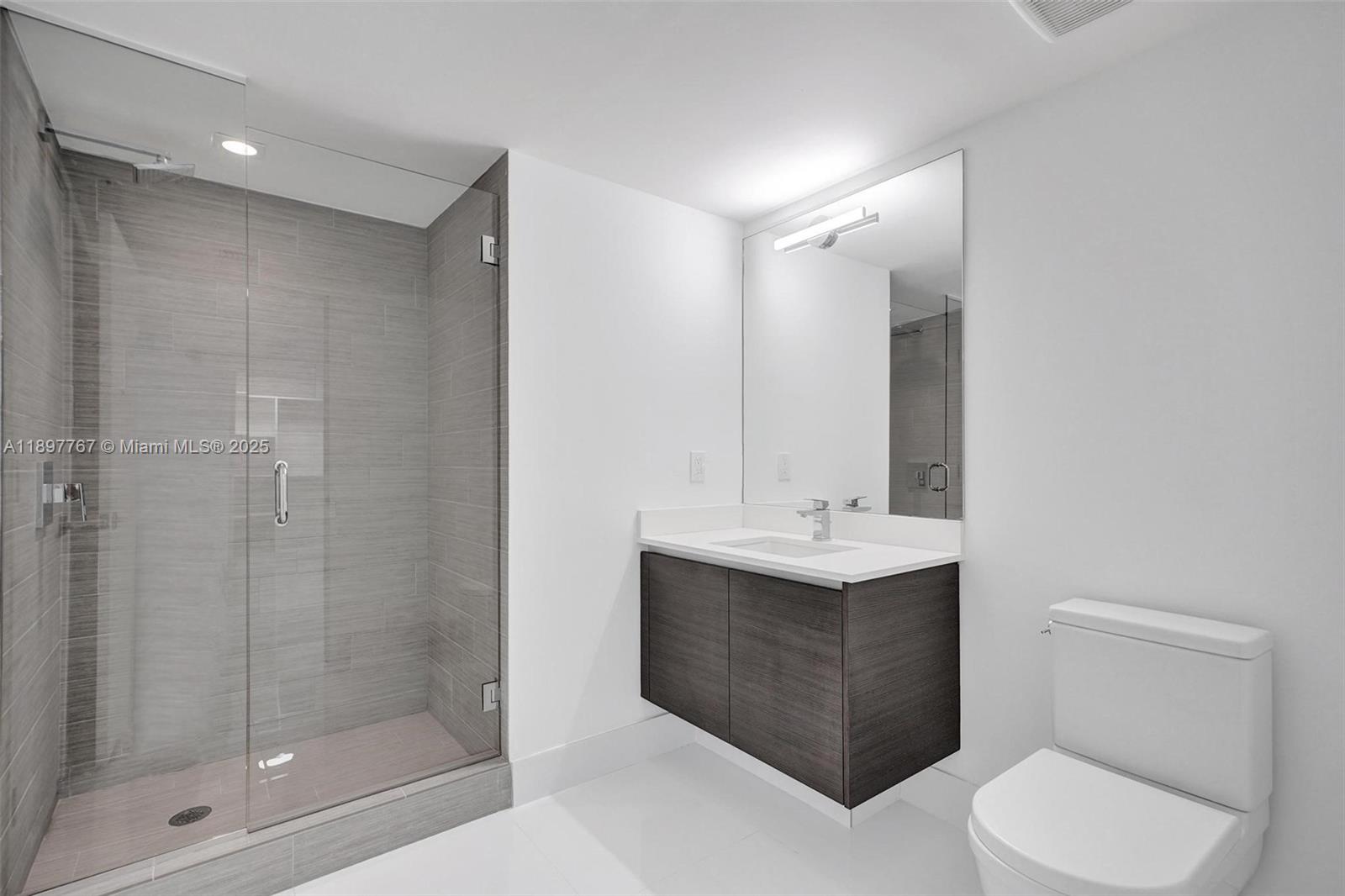 PARQUE TOWERS CONDO - Residential Lease