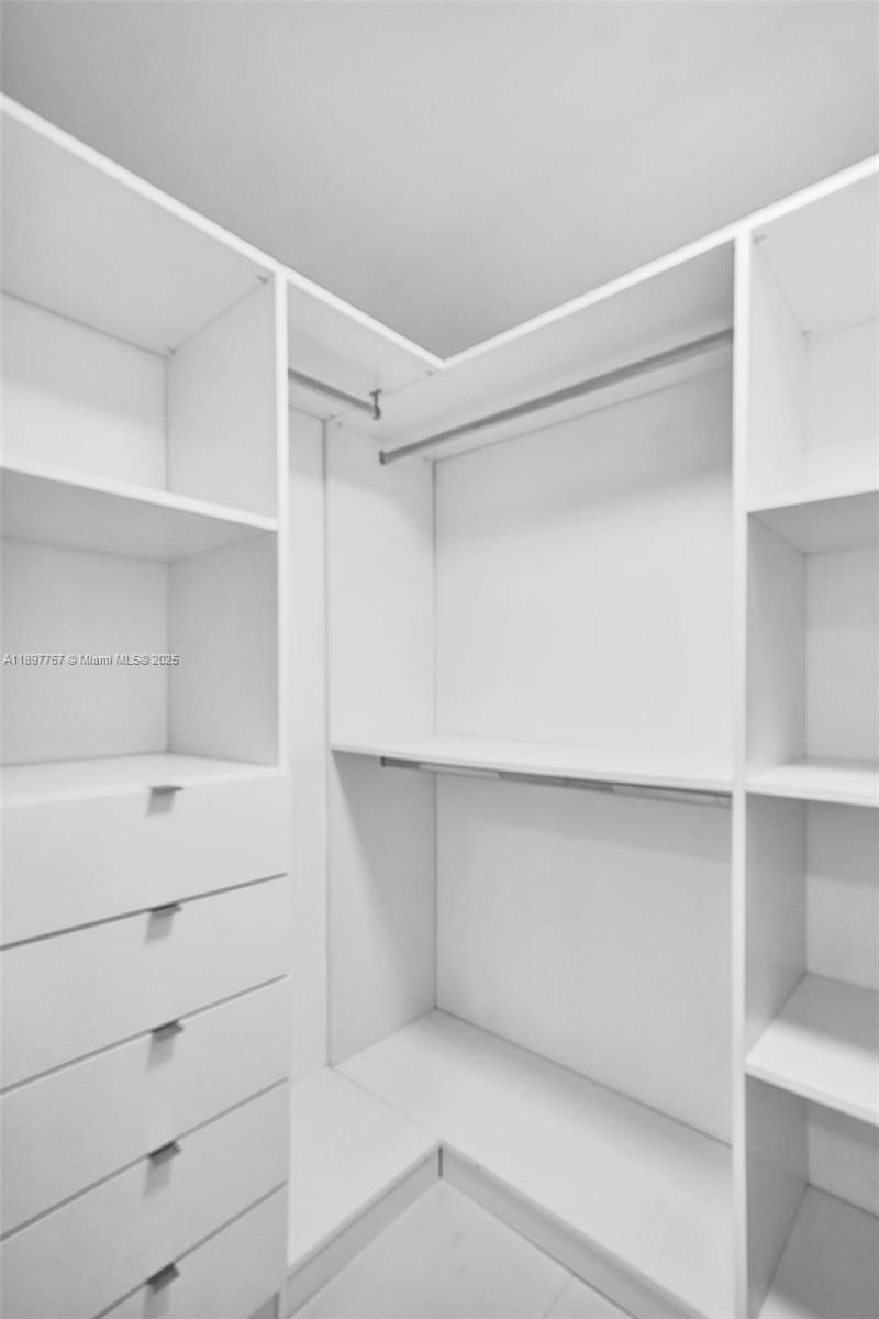 PARQUE TOWERS CONDO - Residential Lease