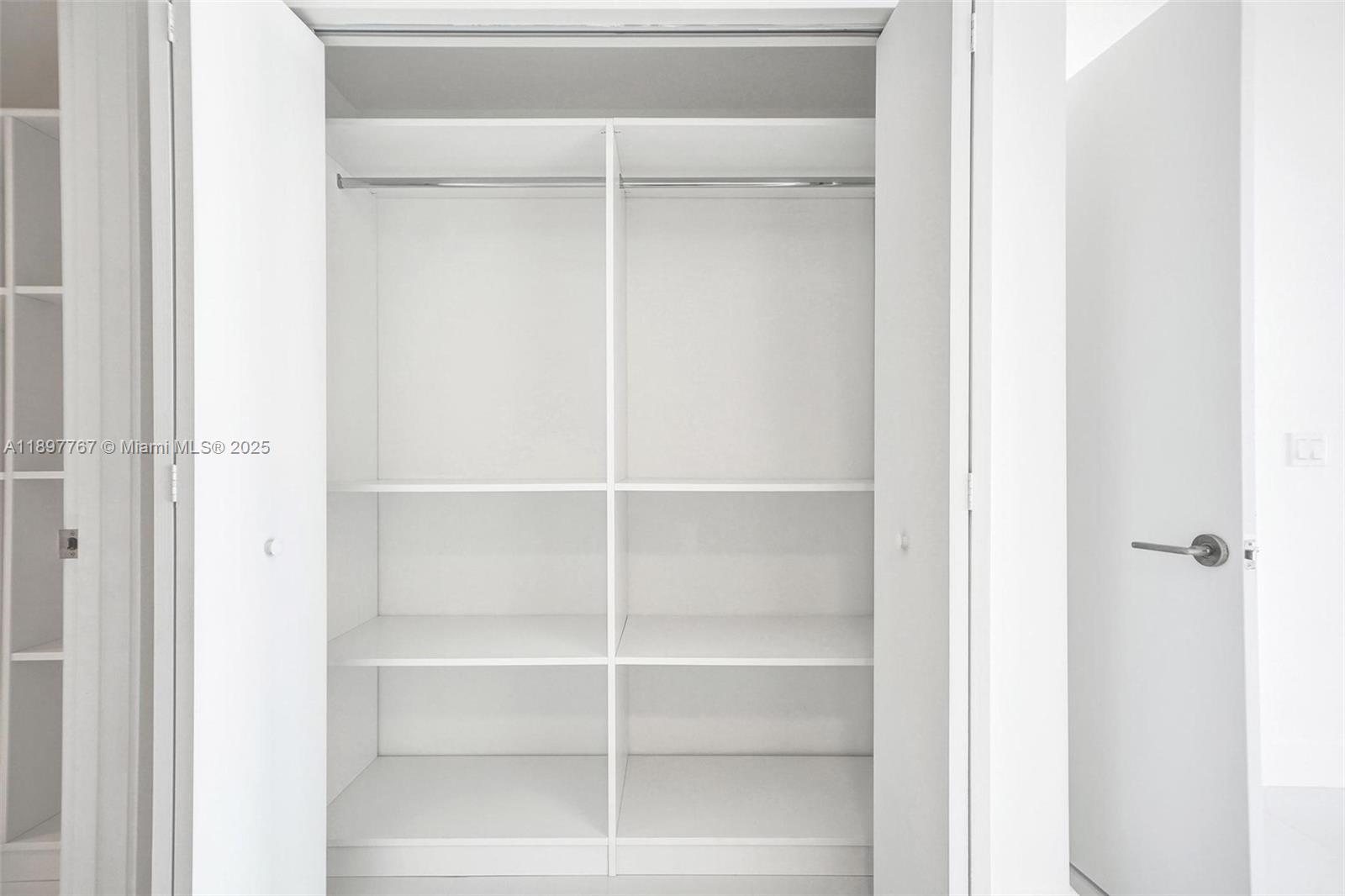 PARQUE TOWERS CONDO - Residential Lease