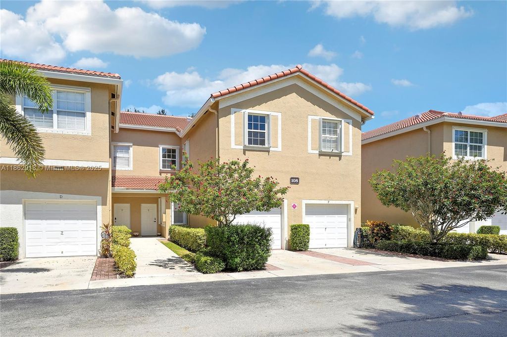 Photo of 108 Lighthouse Cir #E, Tequesta, FL 33469 (MLS # A11862913)