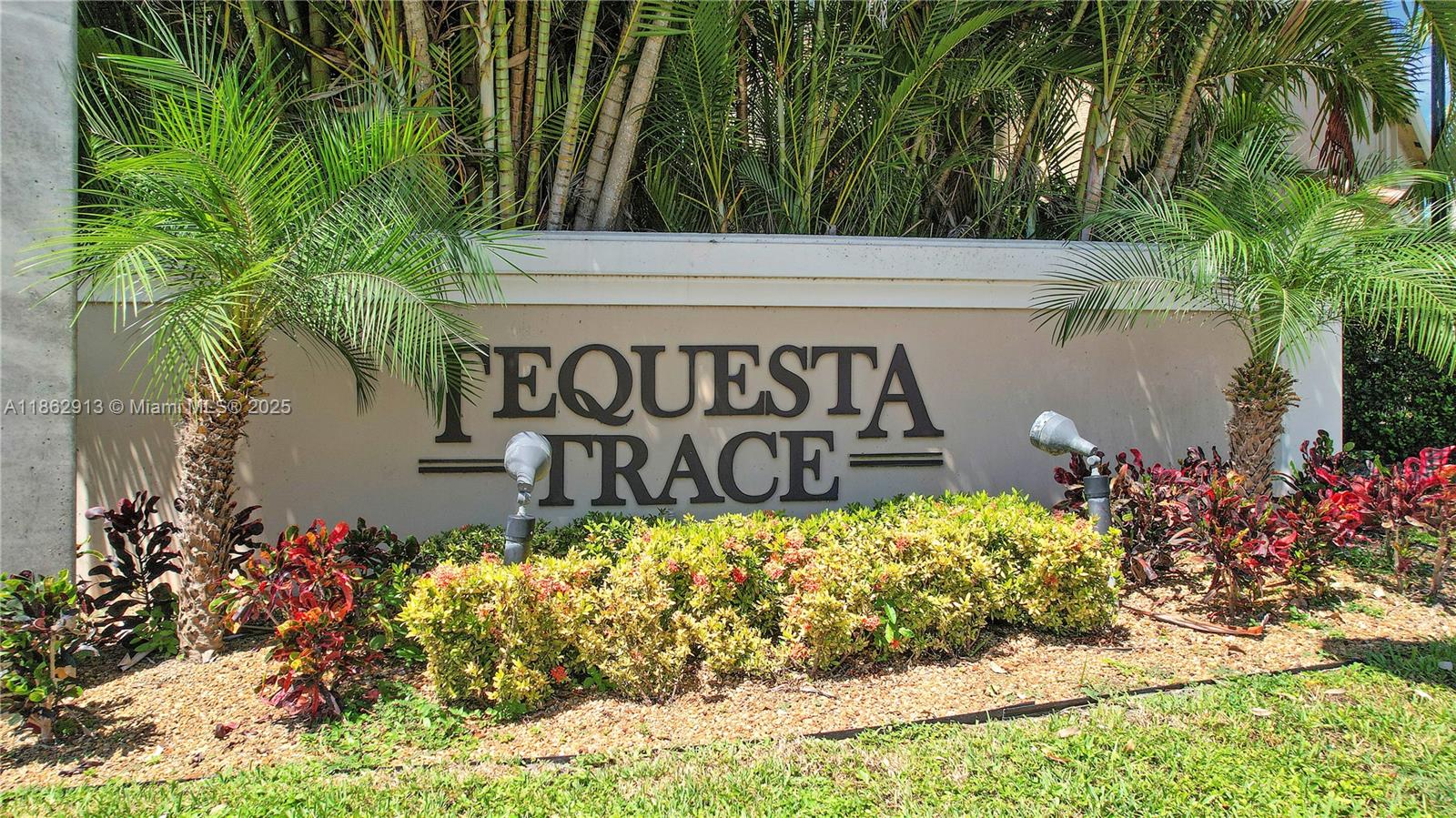 TEQUESTA TRACE CONDOMINIU - Residential