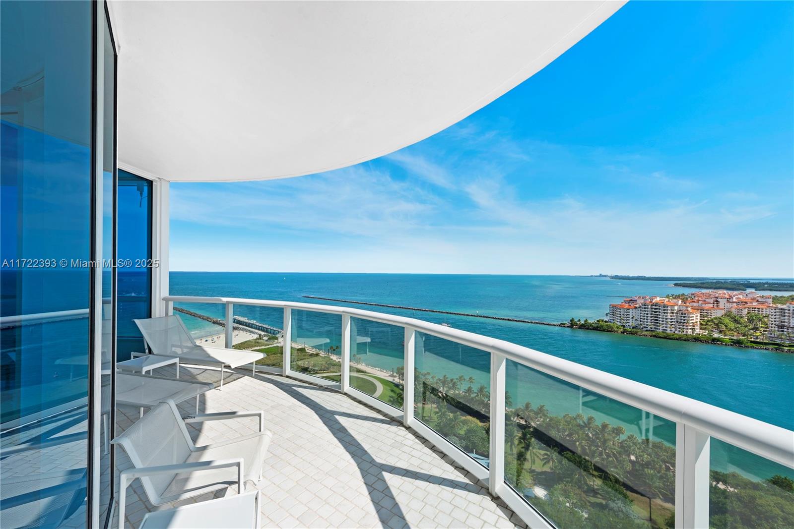 100 S Pointe Dr 2504 / 2503