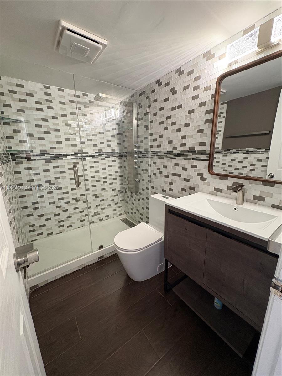 CASA VERANO CONDO - Residential