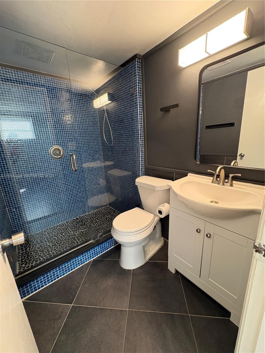 CASA VERANO CONDO - Residential