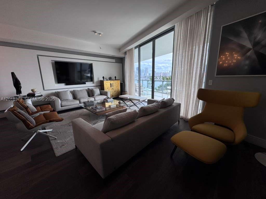Echo Aventura - Residential