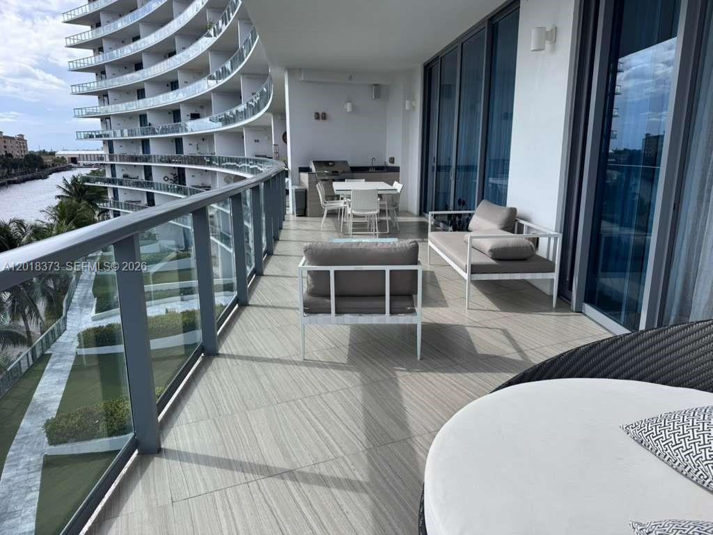 Echo Aventura - Residential