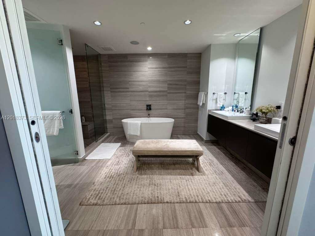 Echo Aventura - Residential