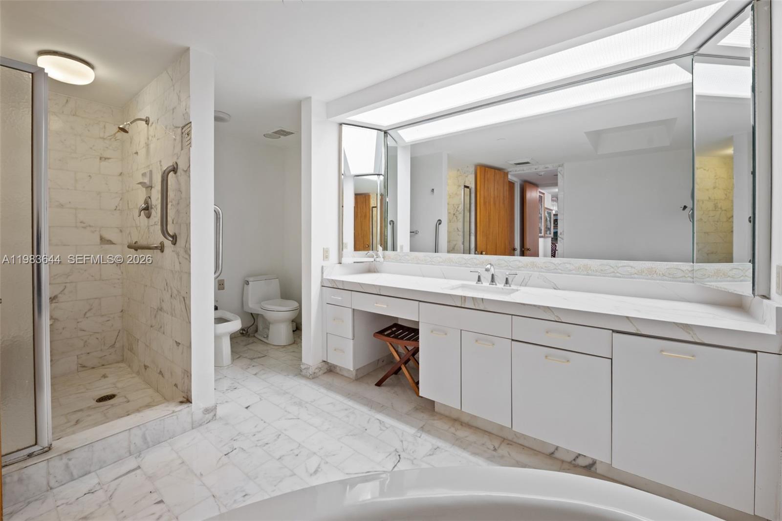 MARINA TOWER CONDO - Residential