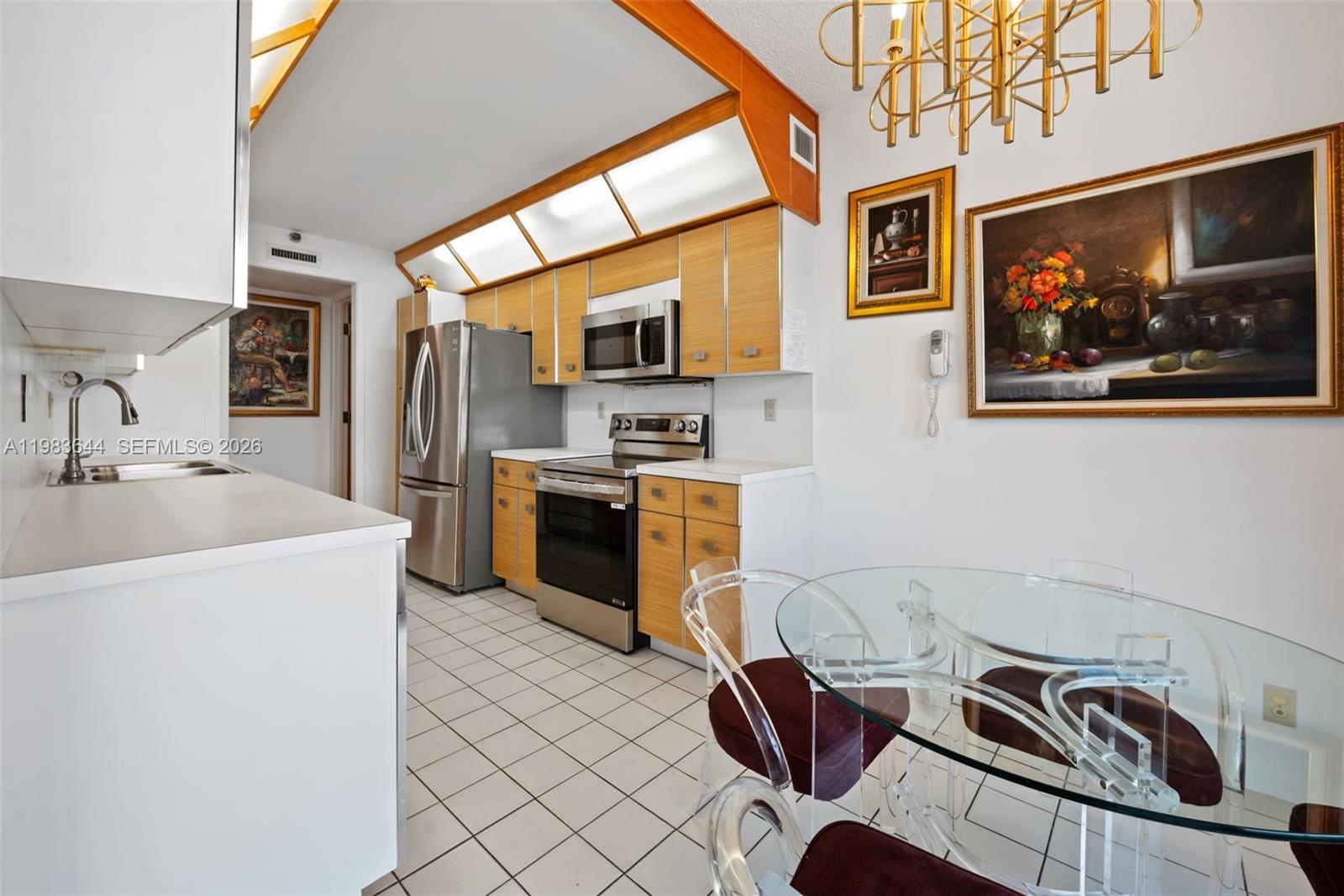 MARINA TOWER CONDO - Residential