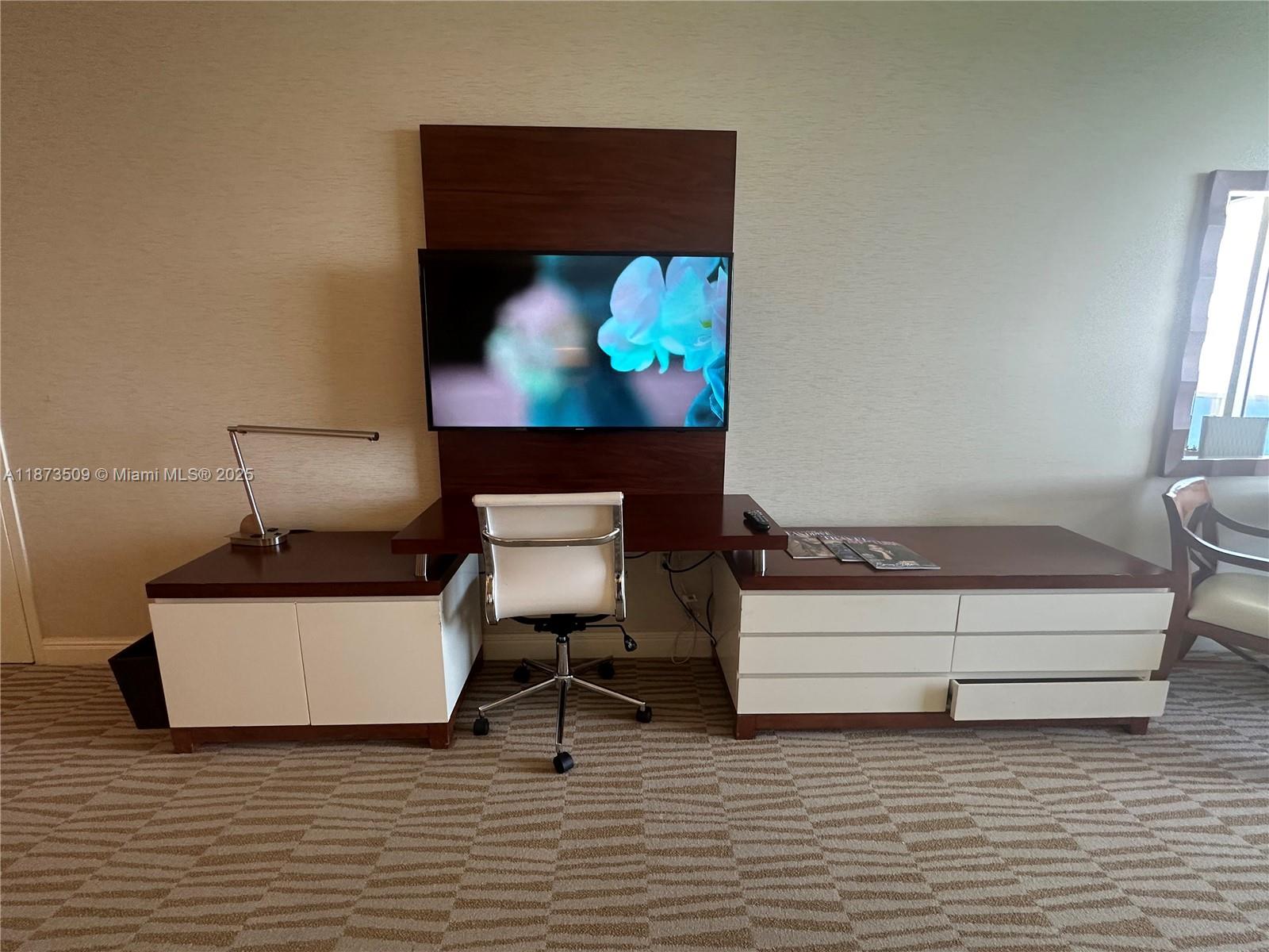 TRUMP INTERNATIONAL SONESA - Residential