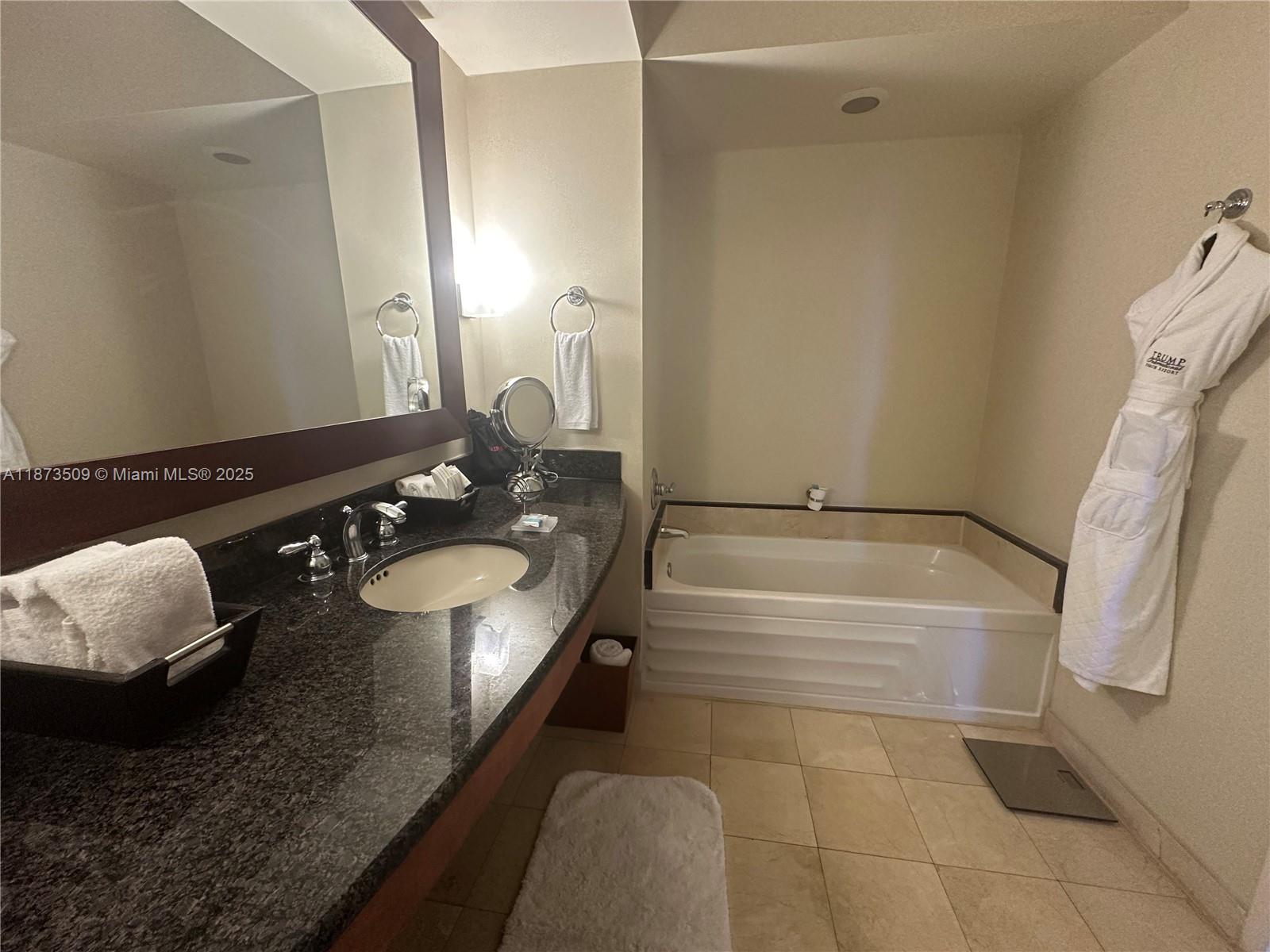 TRUMP INTERNATIONAL SONESA - Residential