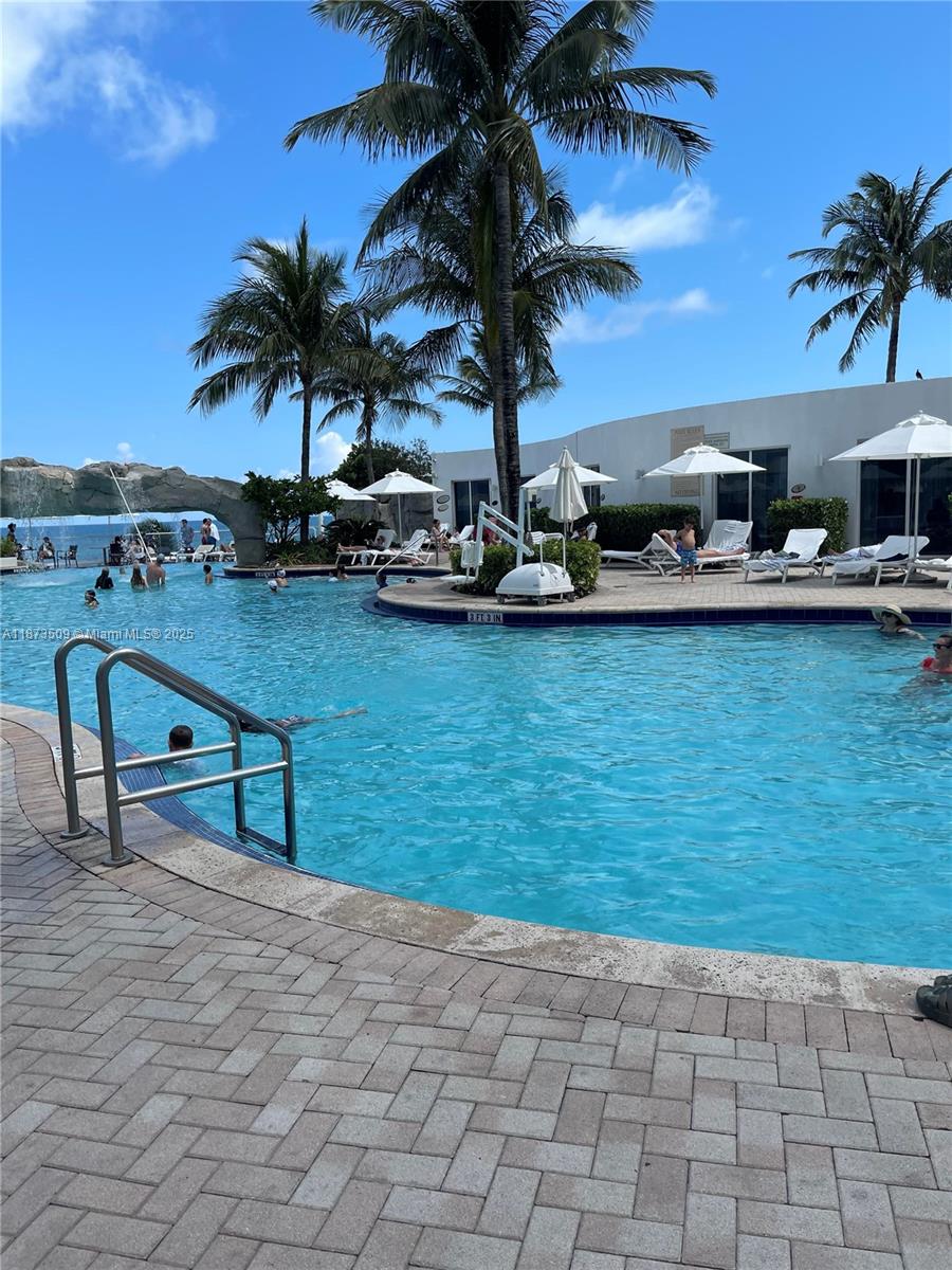 TRUMP INTERNATIONAL SONESA - Residential