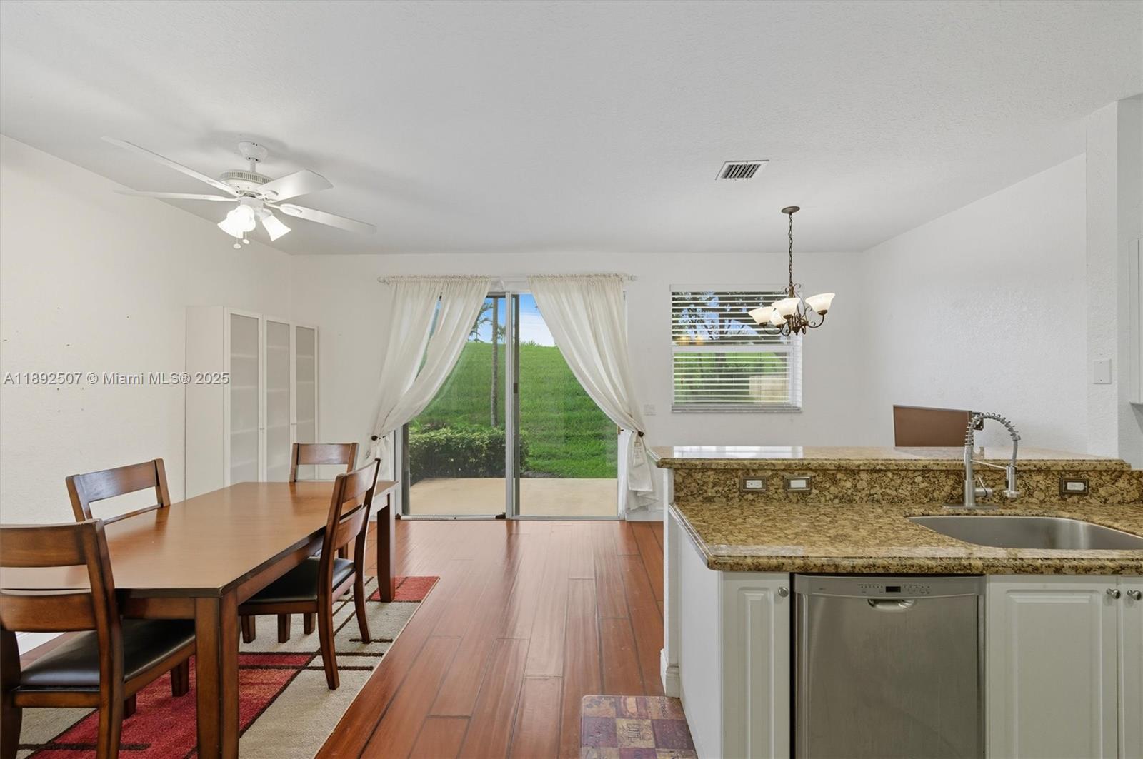 WYNDHAM LAKES EAST - Residential
