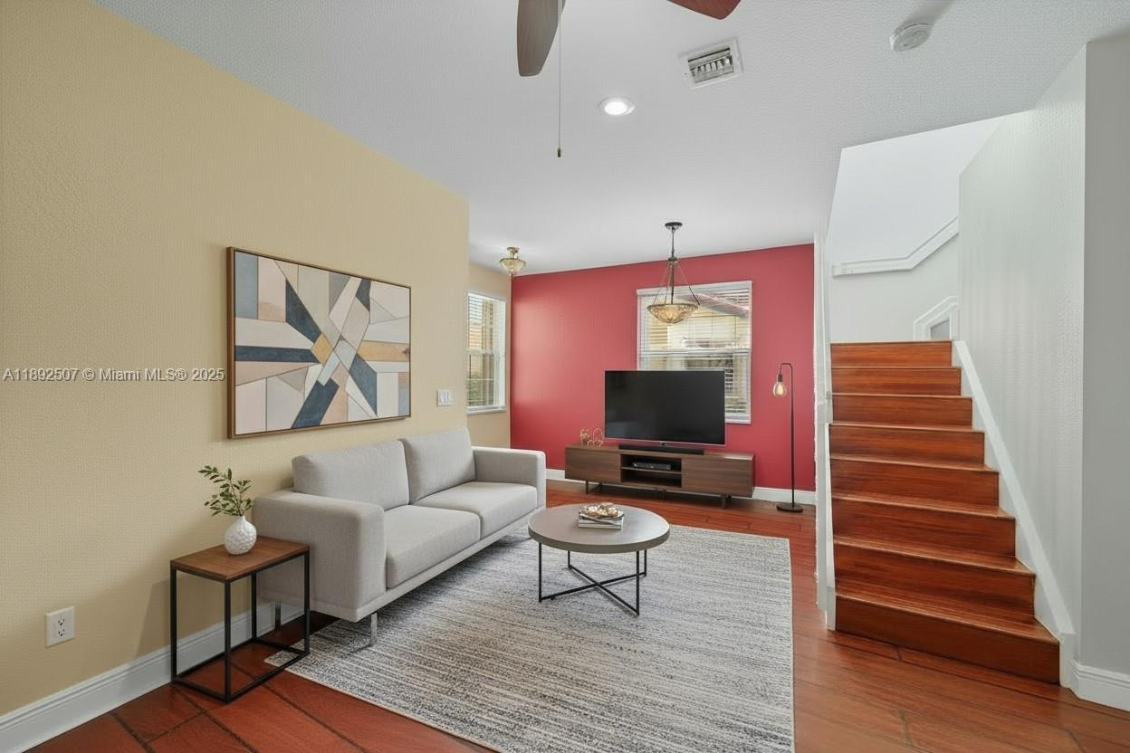 WYNDHAM LAKES EAST - Residential