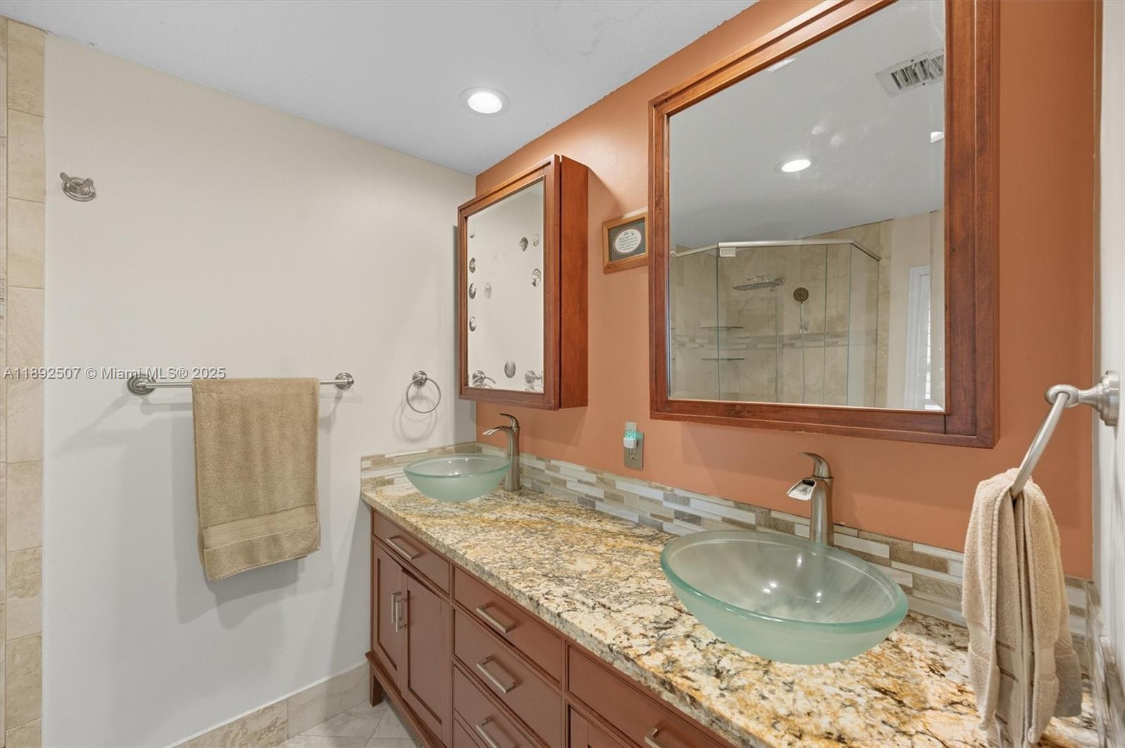 WYNDHAM LAKES EAST - Residential