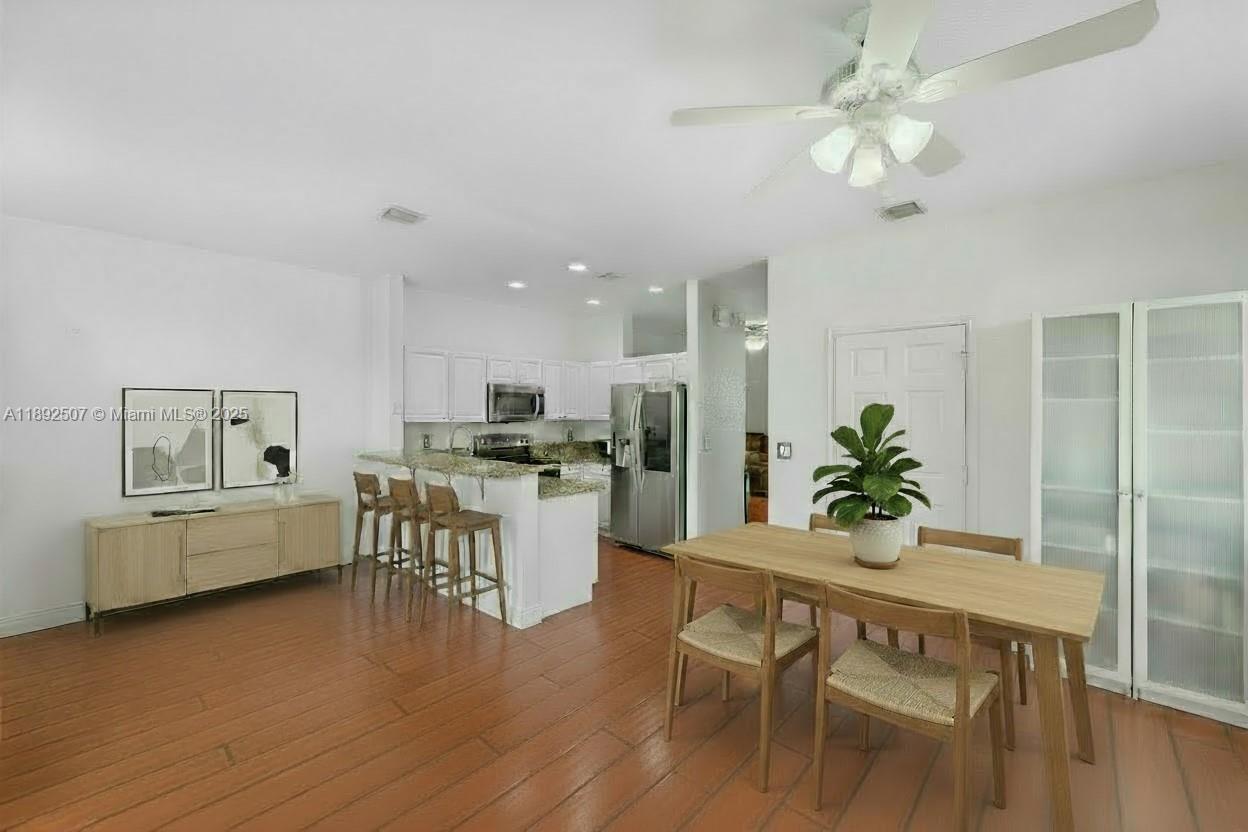 WYNDHAM LAKES EAST - Residential