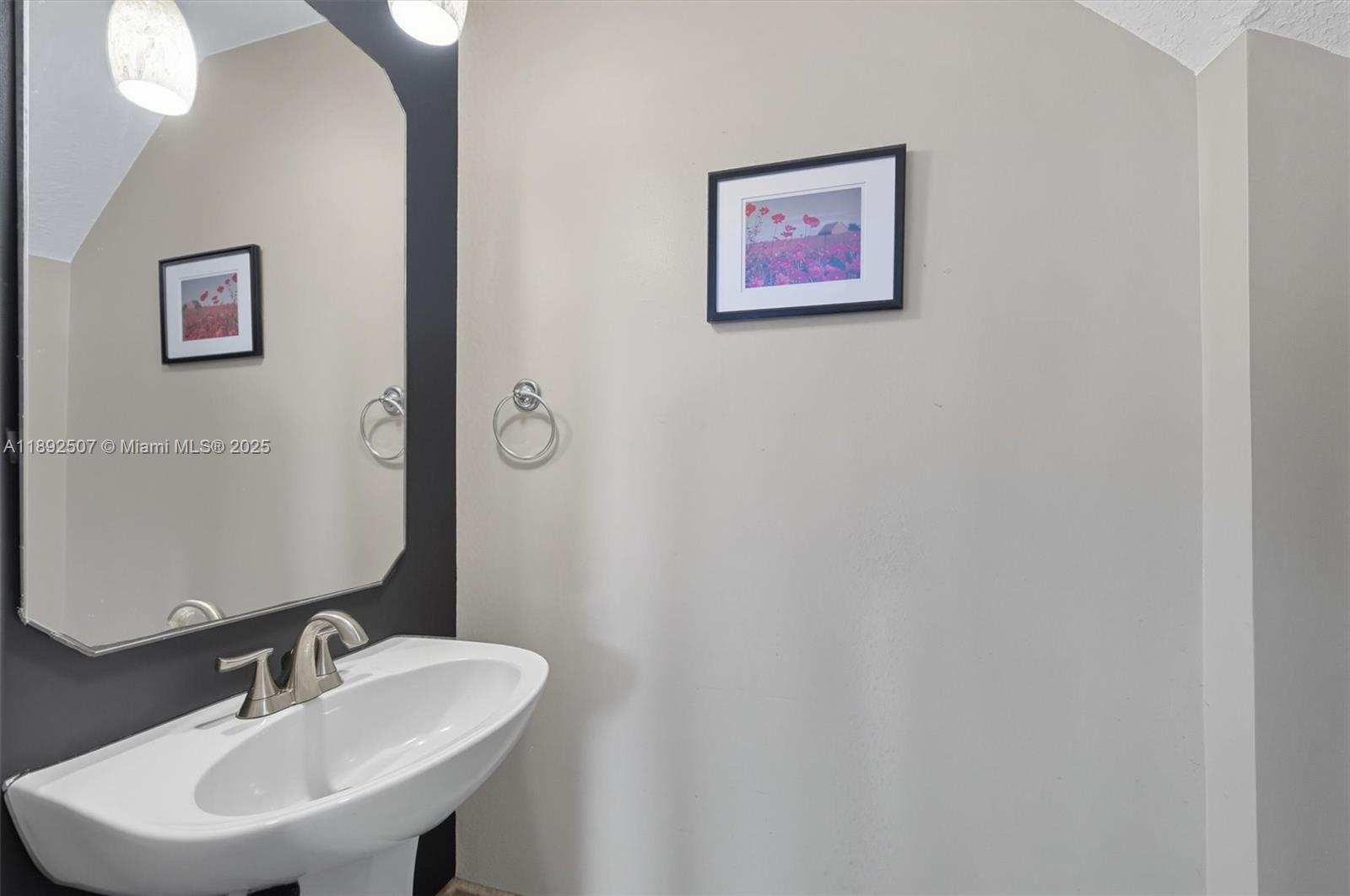 WYNDHAM LAKES EAST - Residential
