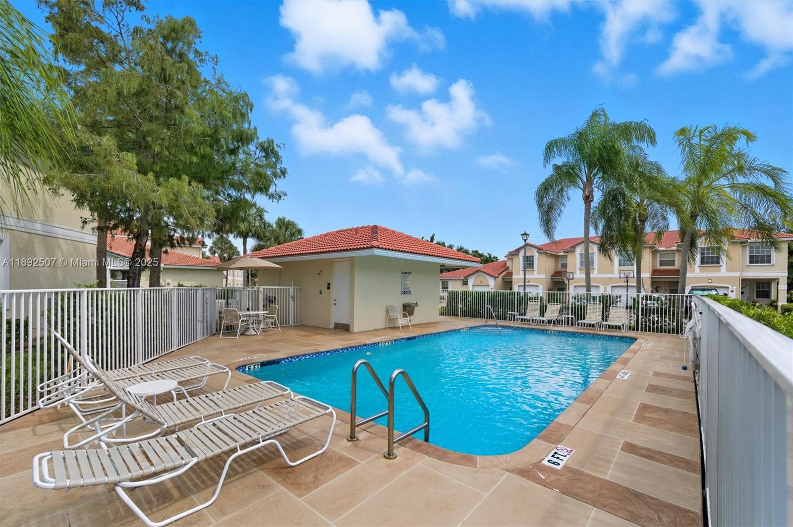 WYNDHAM LAKES EAST - Residential