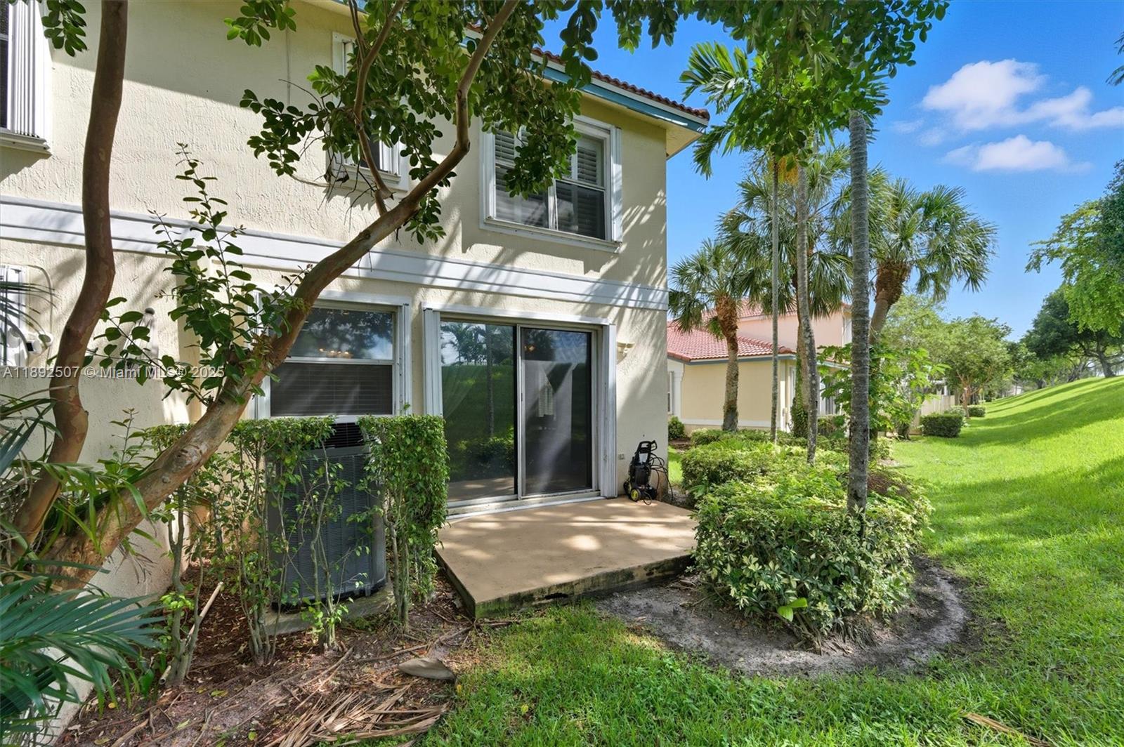 WYNDHAM LAKES EAST - Residential