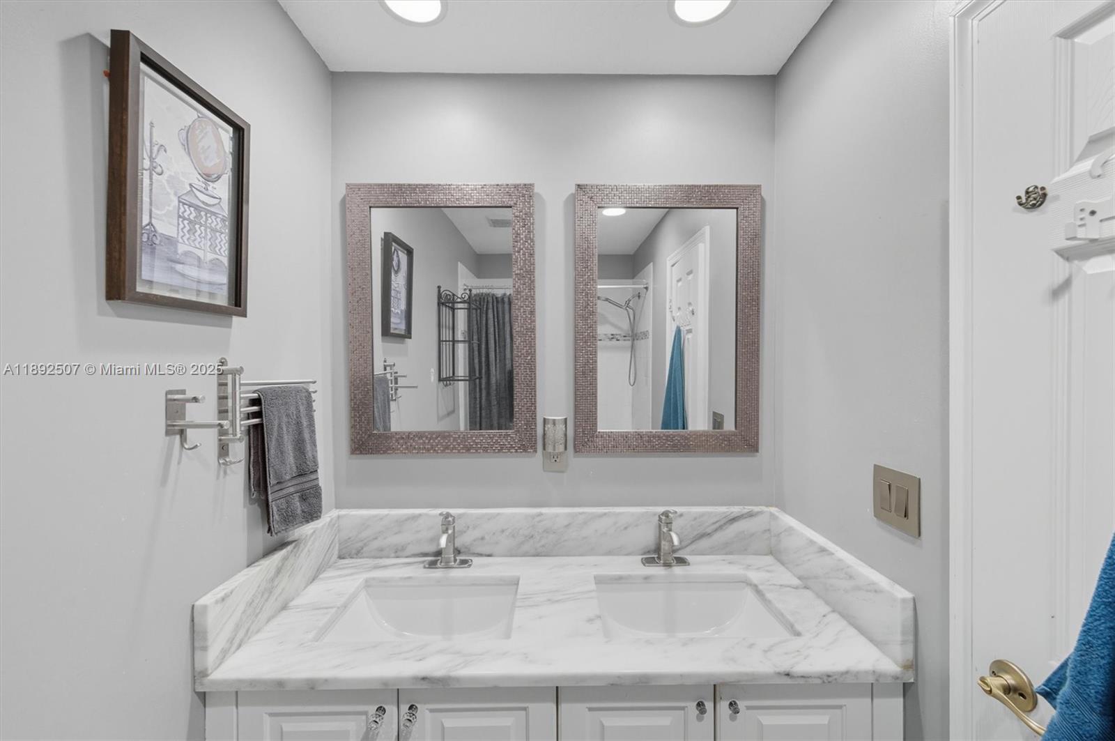 WYNDHAM LAKES EAST - Residential