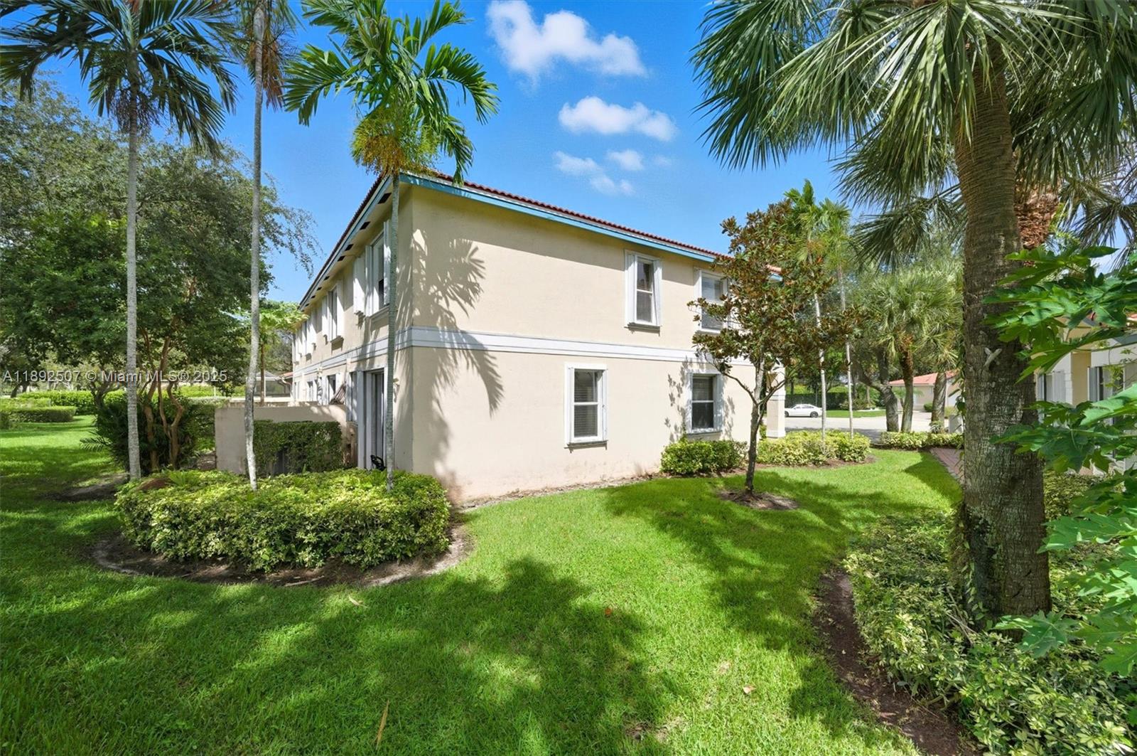 WYNDHAM LAKES EAST - Residential
