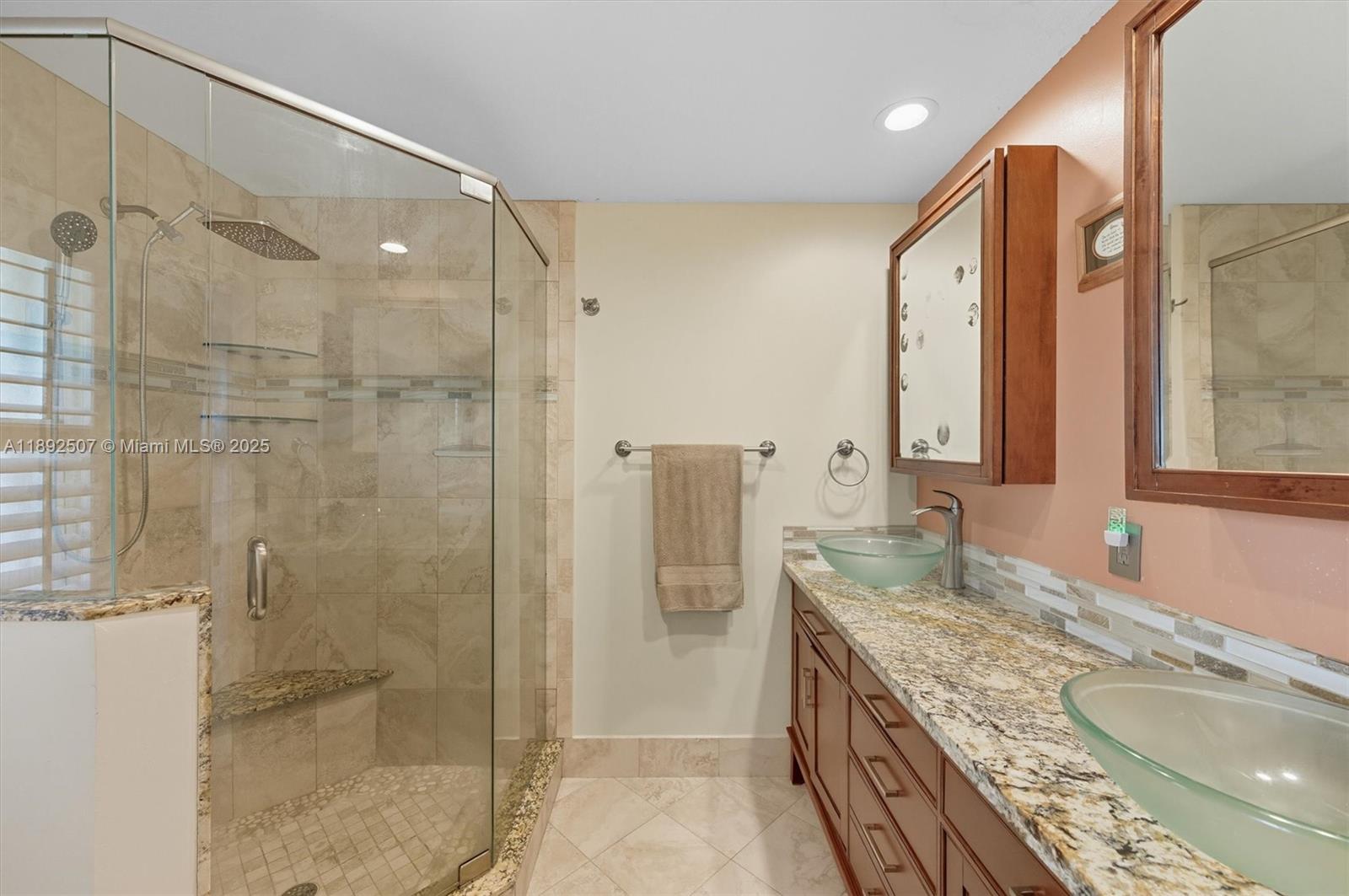 WYNDHAM LAKES EAST - Residential