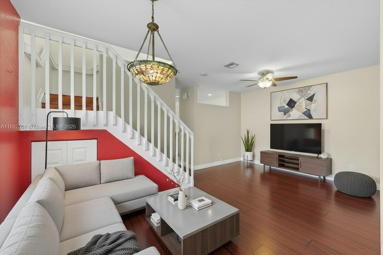 WYNDHAM LAKES EAST - Residential