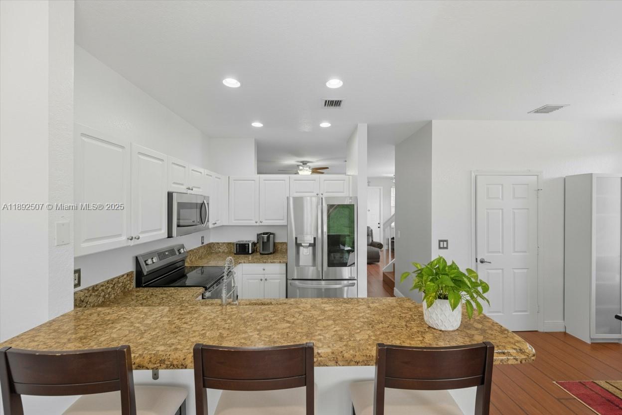 WYNDHAM LAKES EAST - Residential