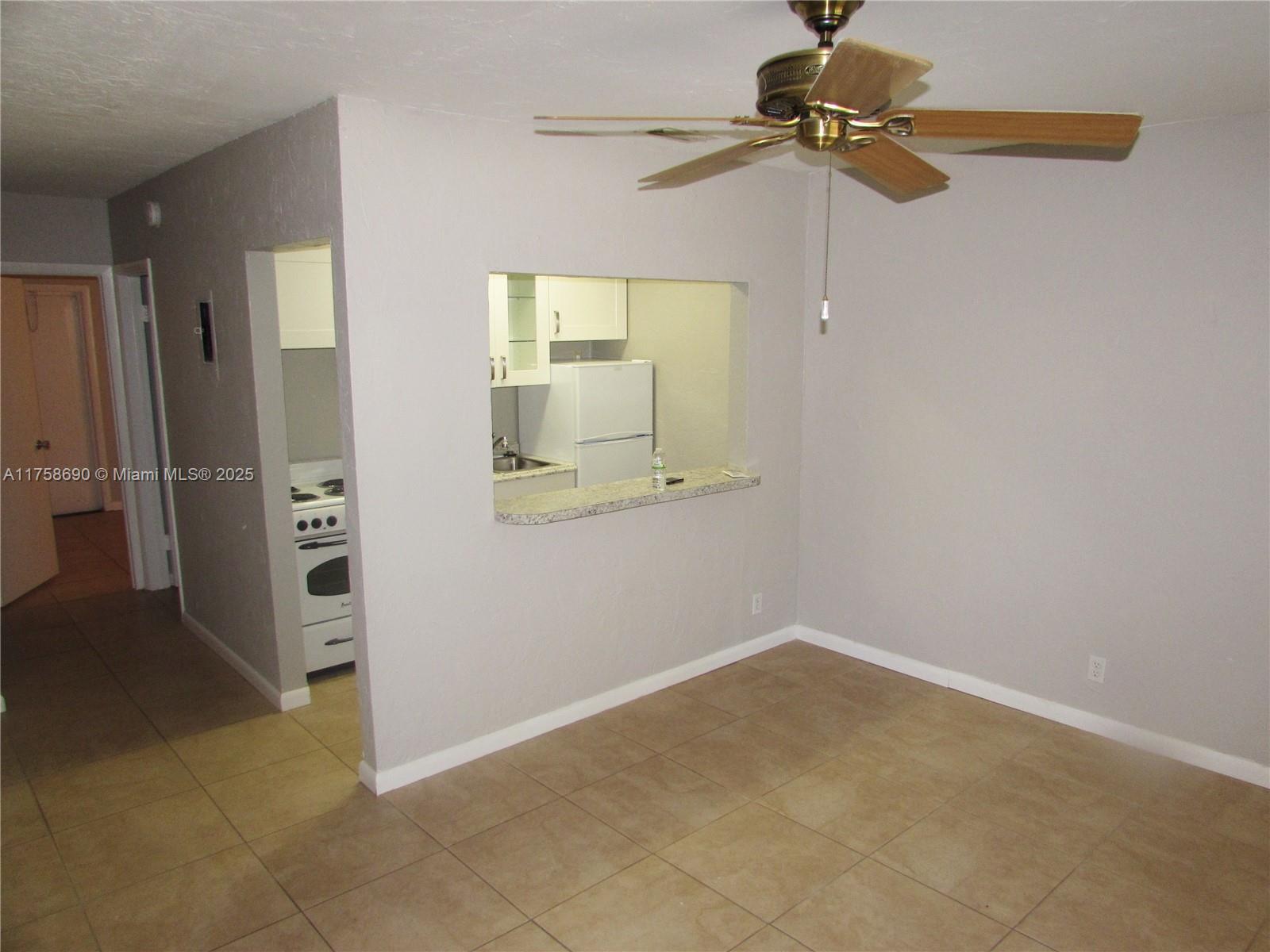 Rental Property at 633 Ne 16th Ave 2, Fort Lauderdale, Broward County, Florida - Bedrooms: 1 
Bathrooms: 1  - $1,650 MO.