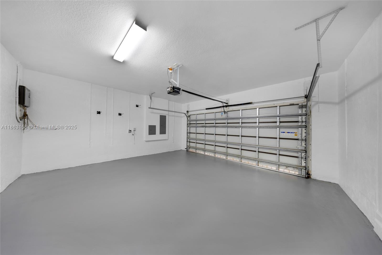 VIA VENTURA - Residential Lease