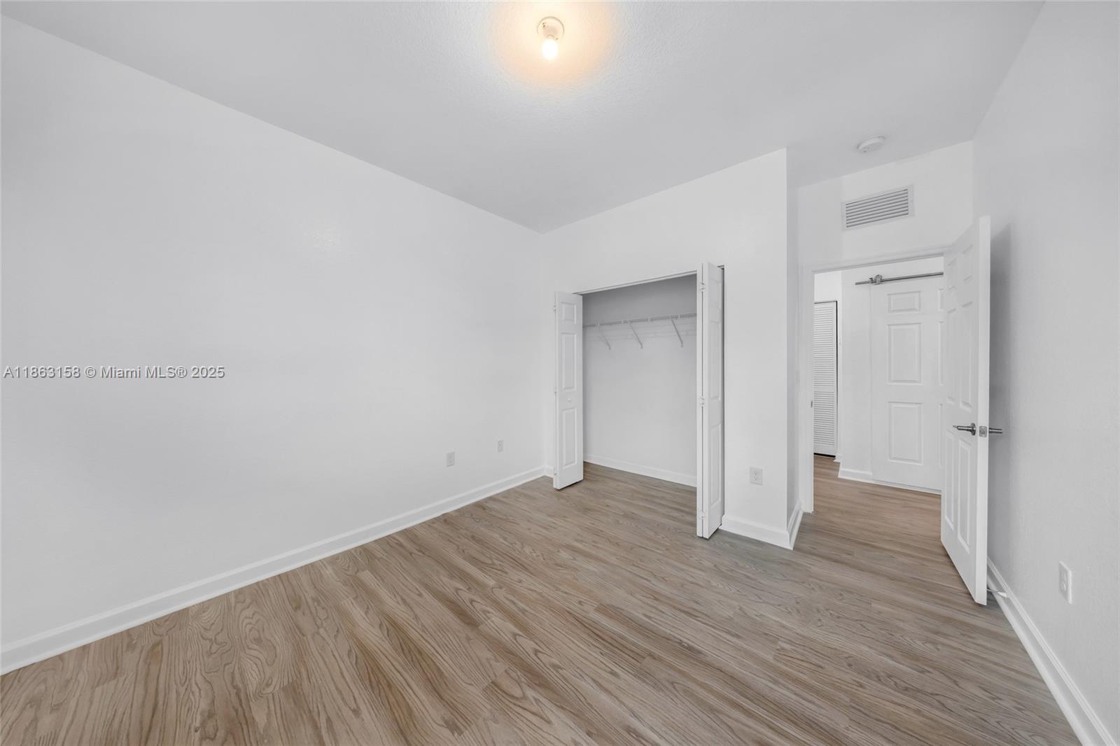 VIA VENTURA - Residential Lease