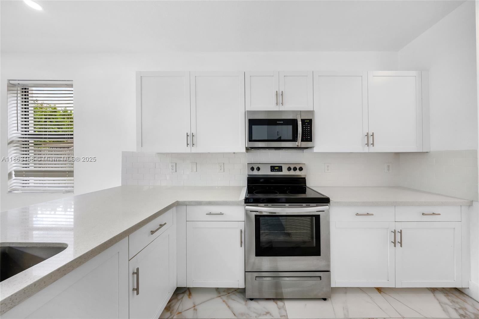 VIA VENTURA - Residential Lease