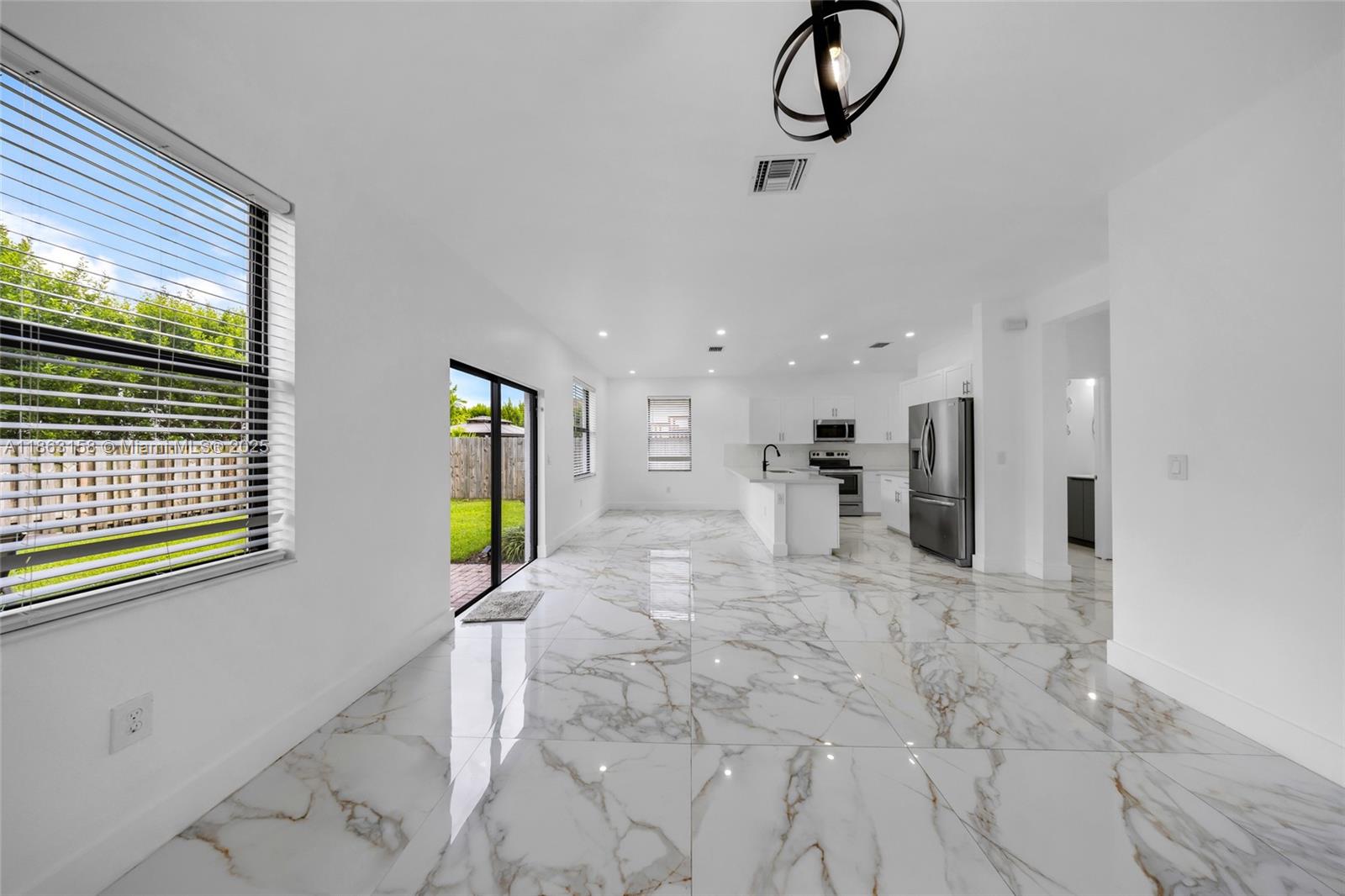 VIA VENTURA - Residential Lease