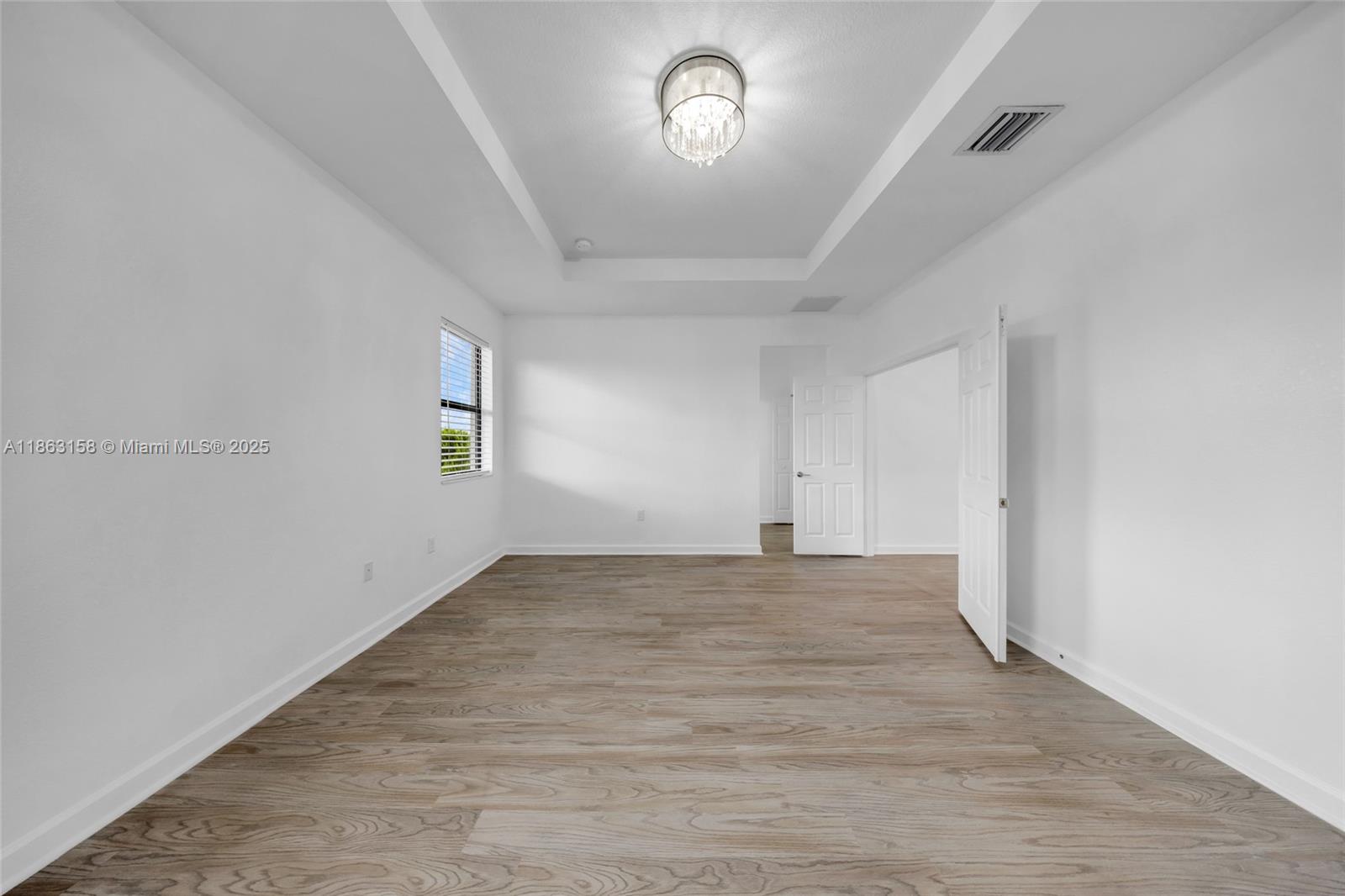 VIA VENTURA - Residential Lease