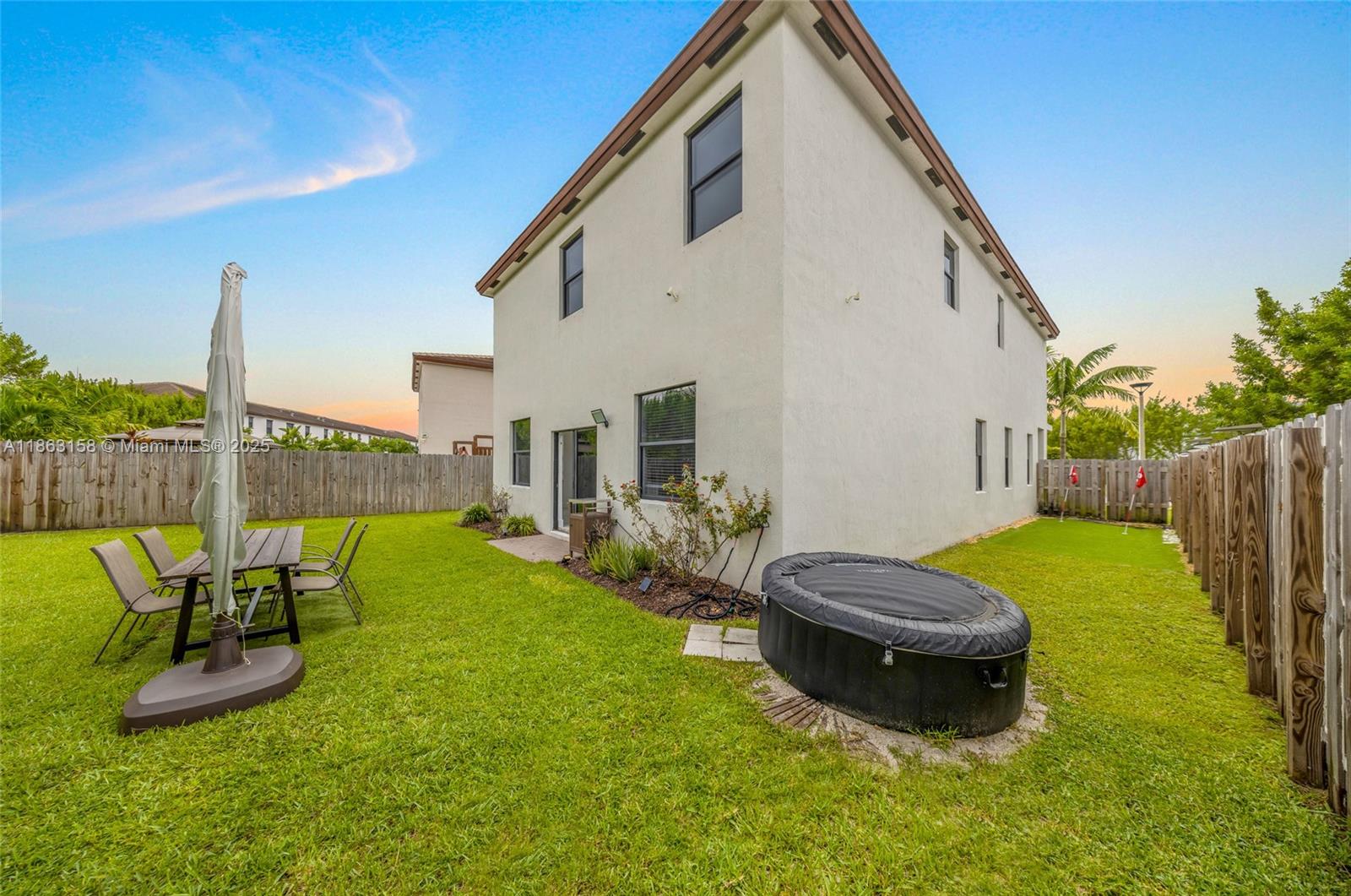 VIA VENTURA - Residential Lease