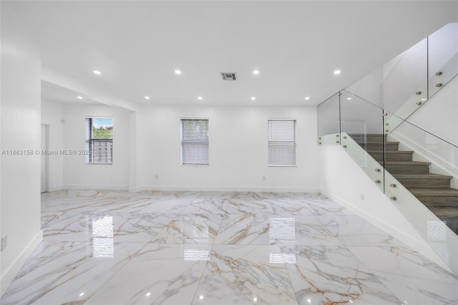 VIA VENTURA - Residential Lease