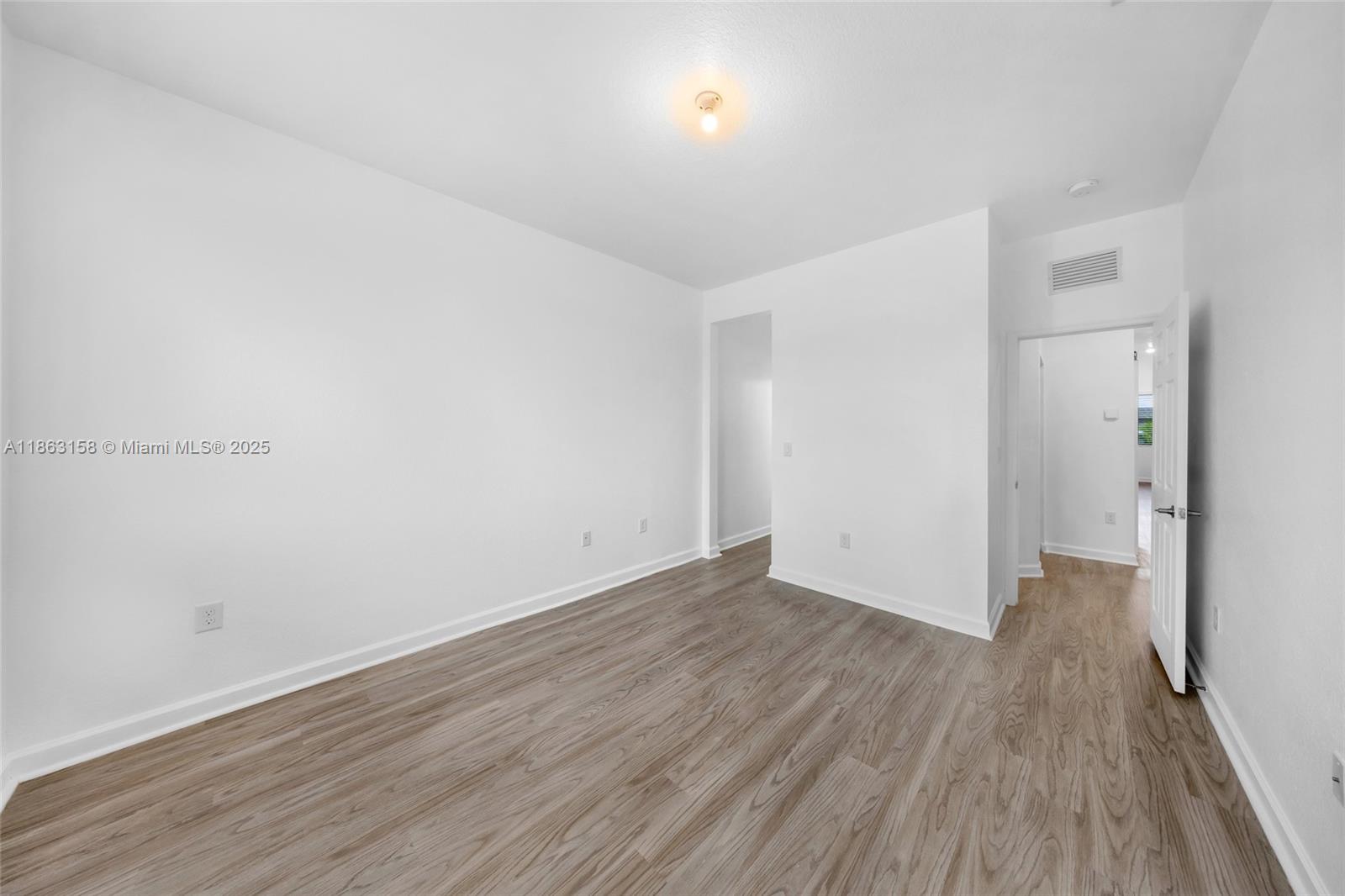 VIA VENTURA - Residential Lease