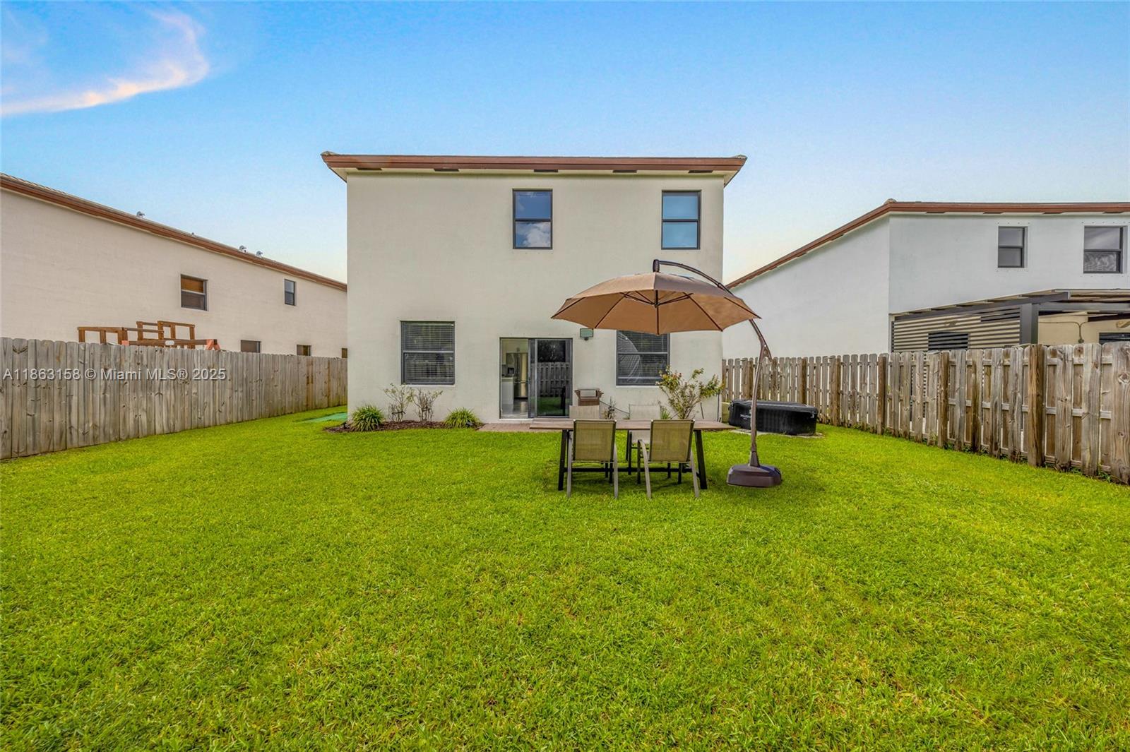 VIA VENTURA - Residential Lease