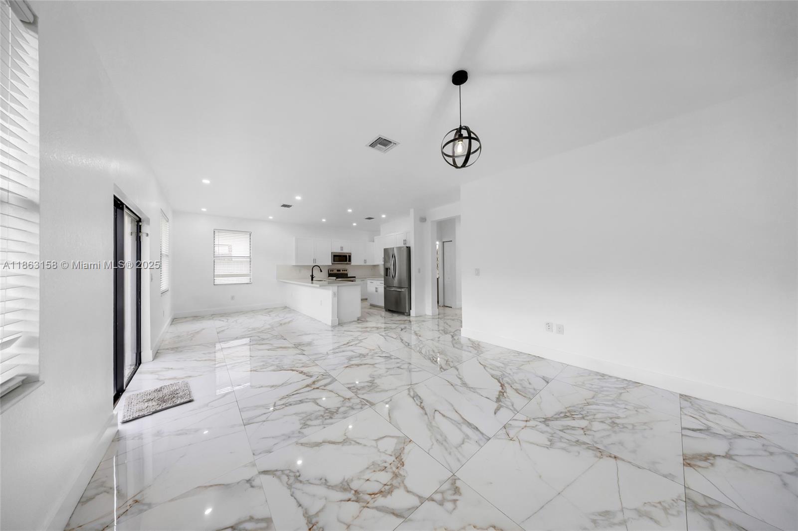 VIA VENTURA - Residential Lease