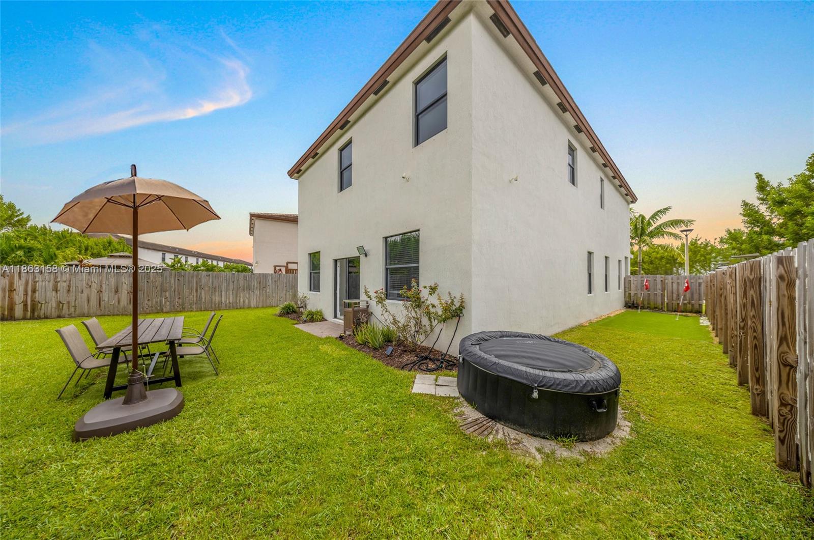 VIA VENTURA - Residential Lease