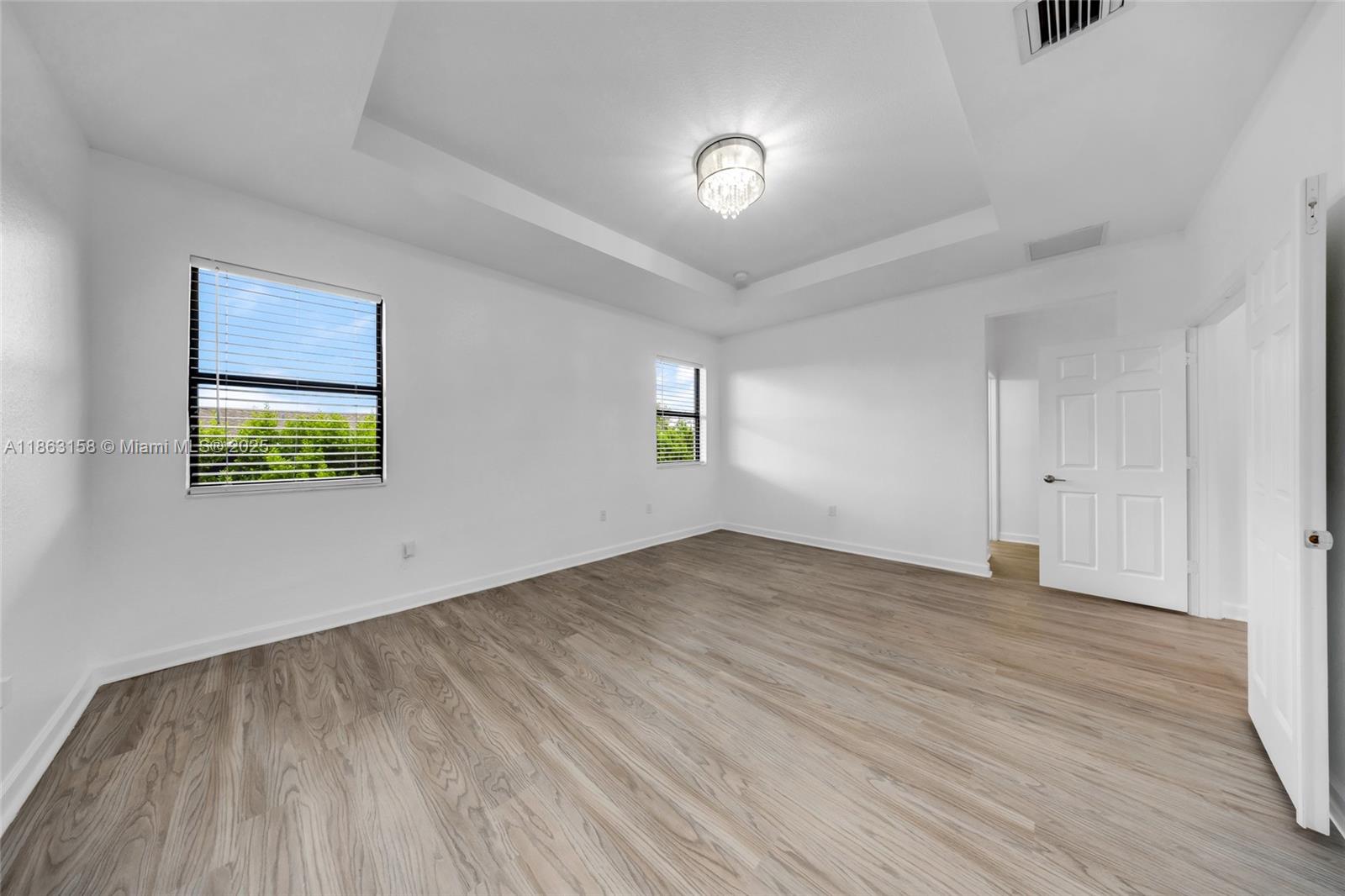 VIA VENTURA - Residential Lease