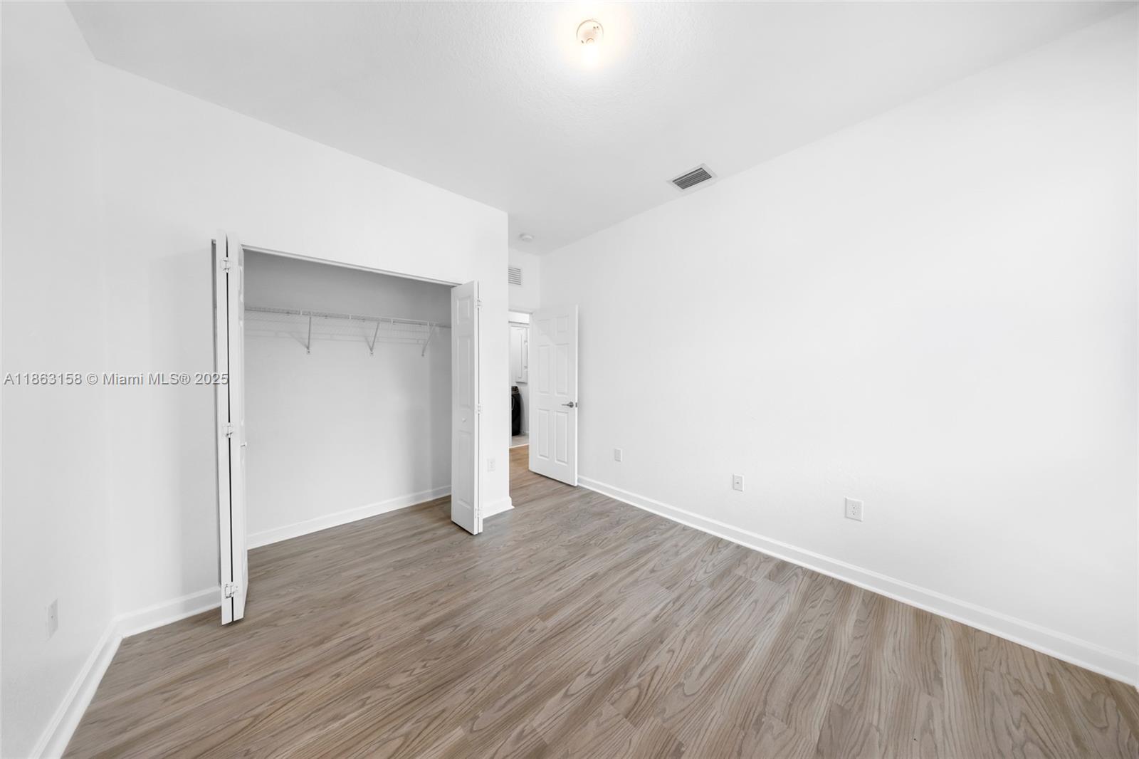 VIA VENTURA - Residential Lease