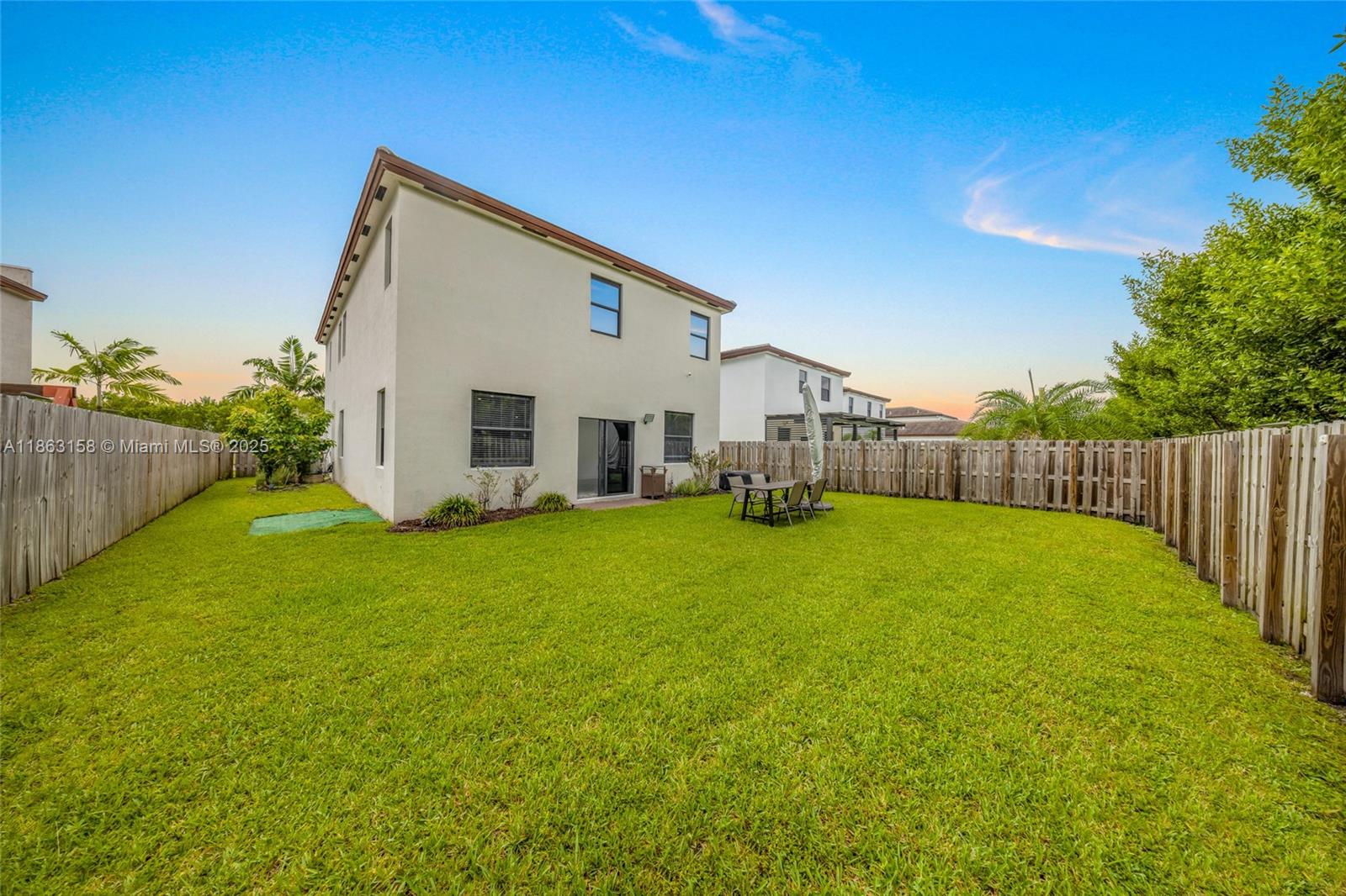 VIA VENTURA - Residential Lease