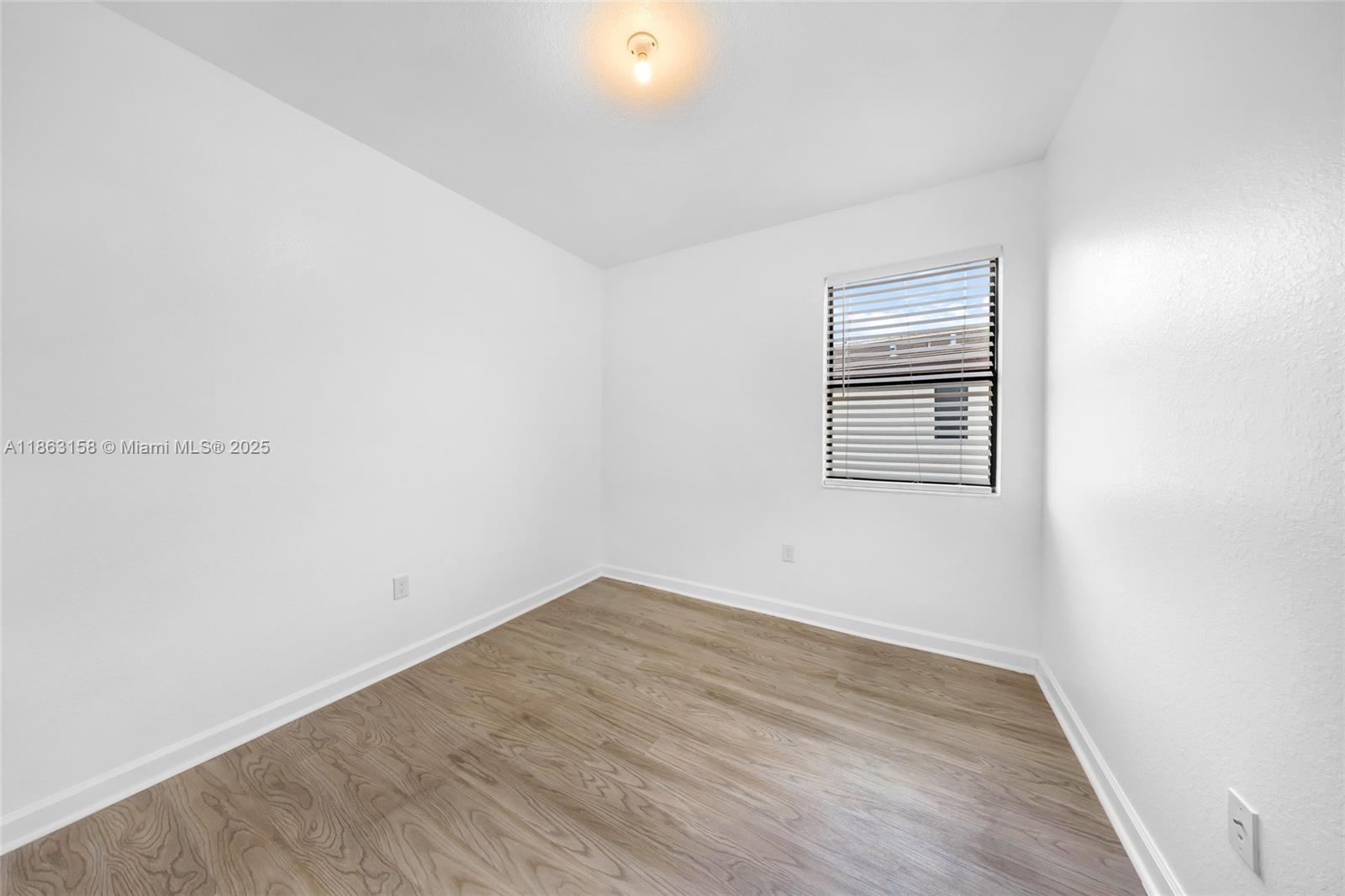 VIA VENTURA - Residential Lease