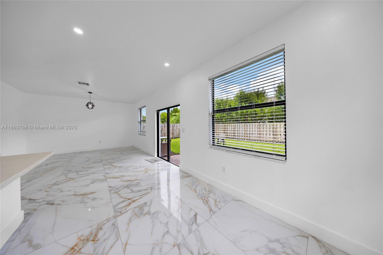 VIA VENTURA - Residential Lease