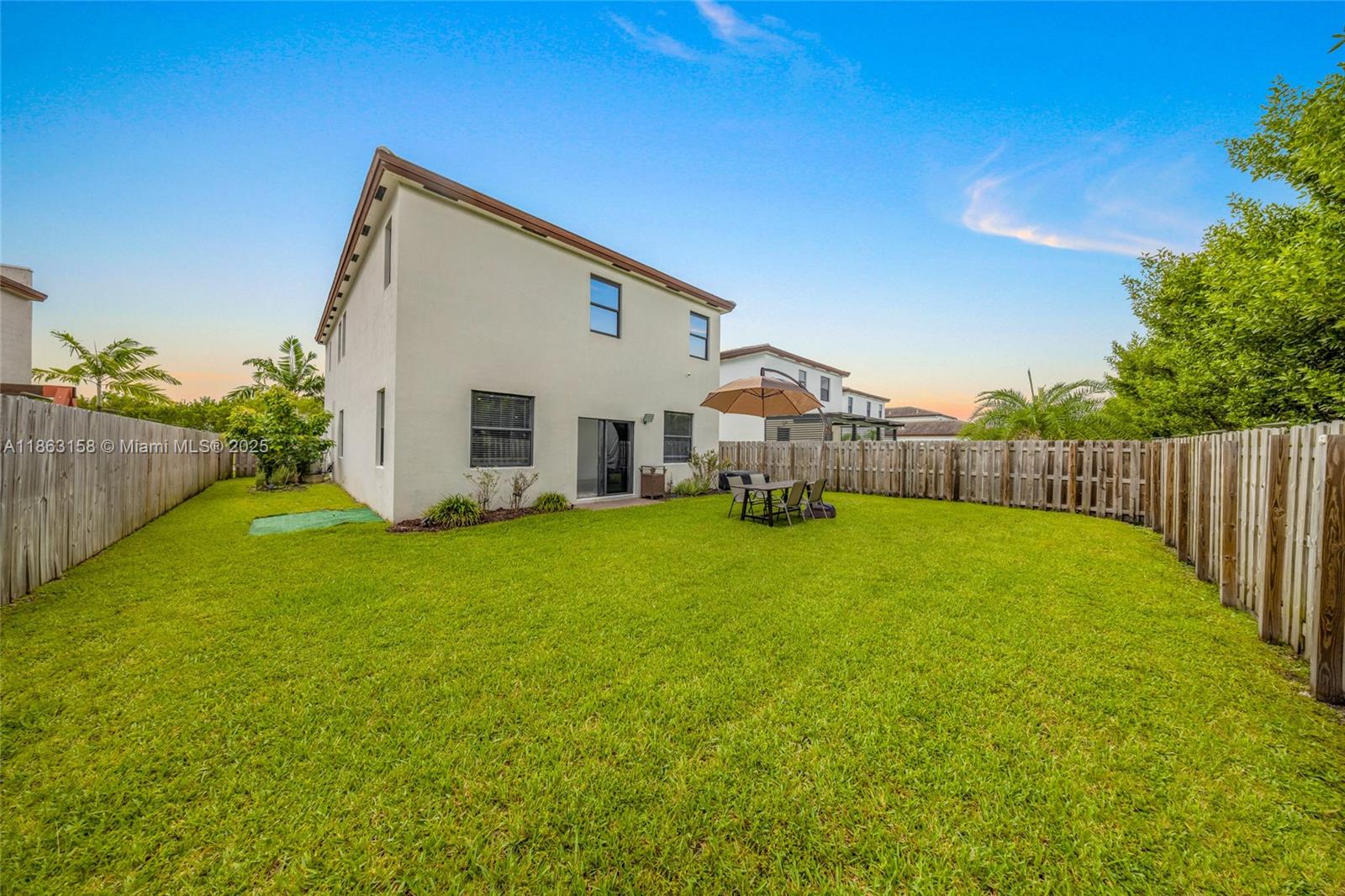 VIA VENTURA - Residential Lease