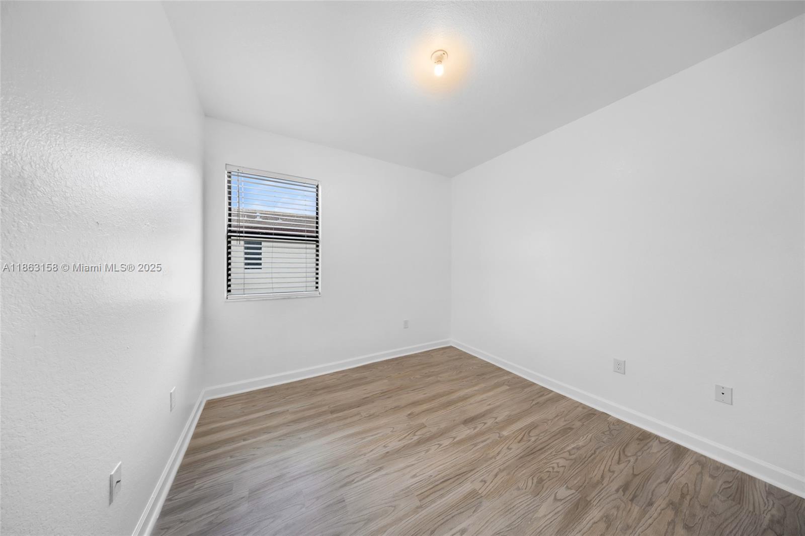 VIA VENTURA - Residential Lease