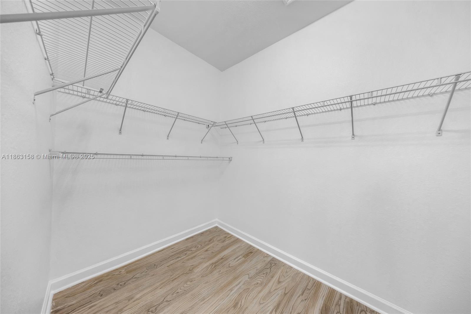 VIA VENTURA - Residential Lease