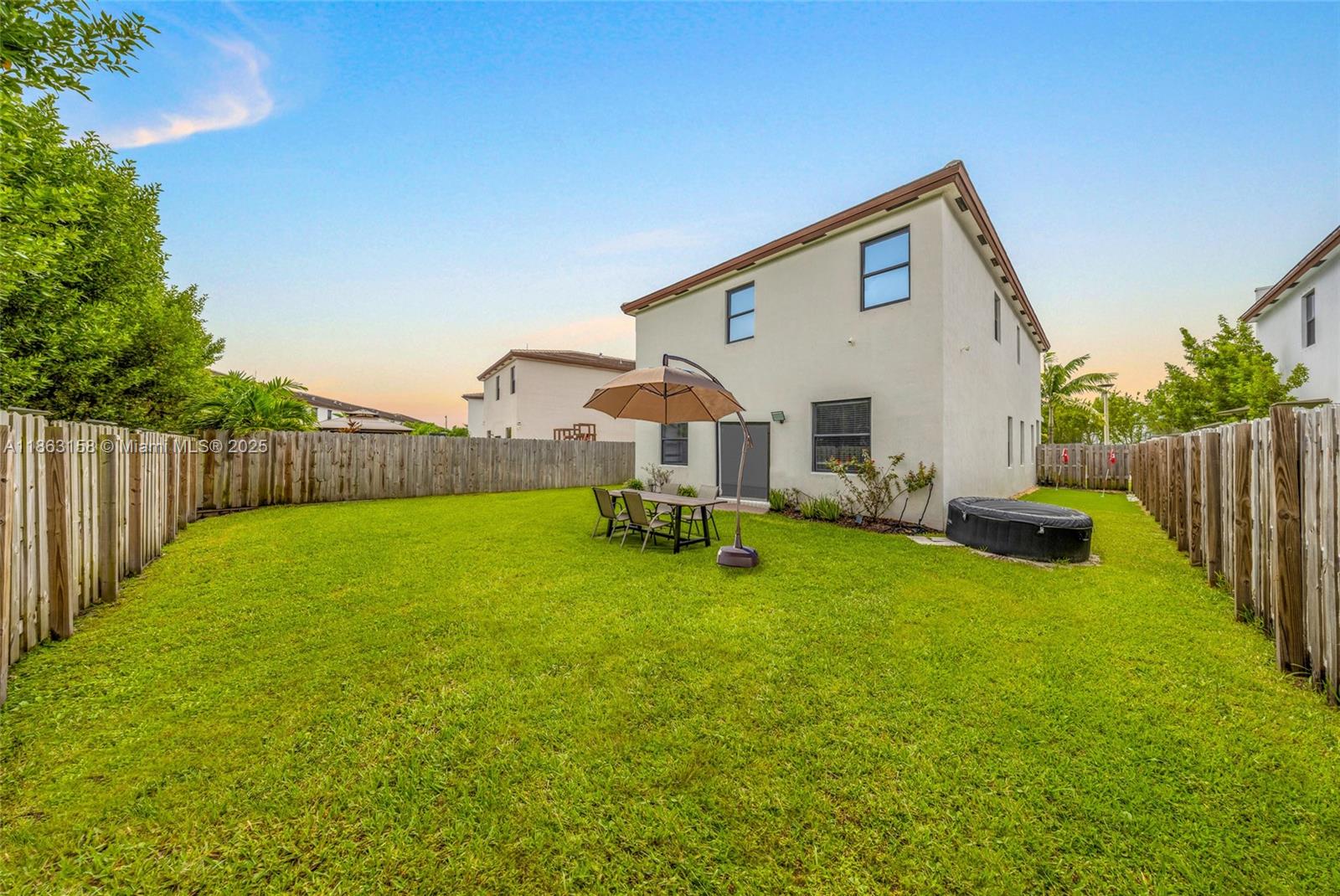 VIA VENTURA - Residential Lease